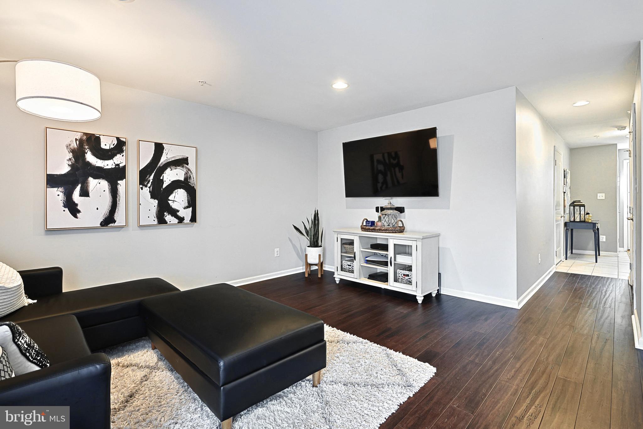 STONEGATE AT REGENTS GLEN - Residential