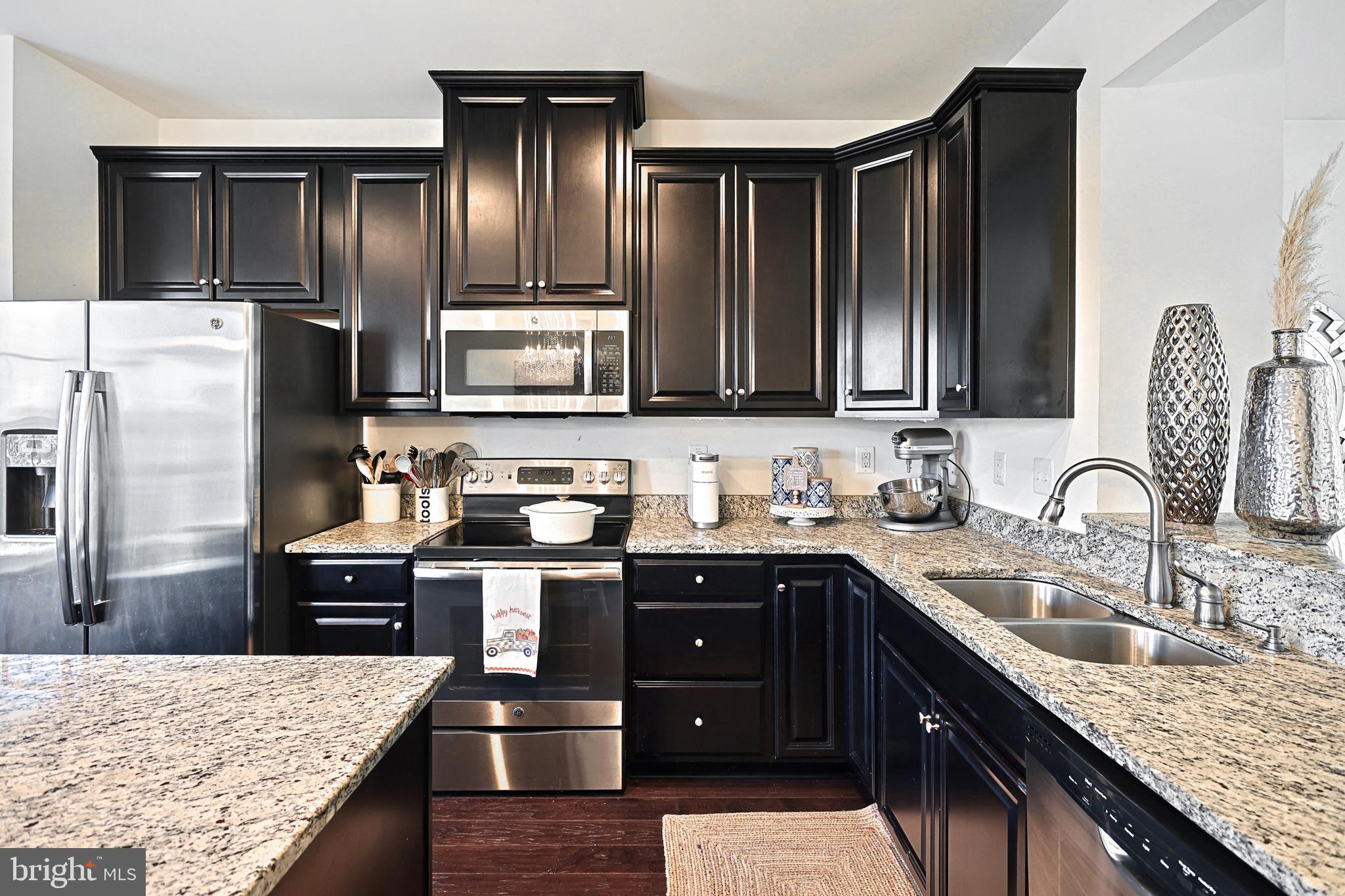 STONEGATE AT REGENTS GLEN - Residential