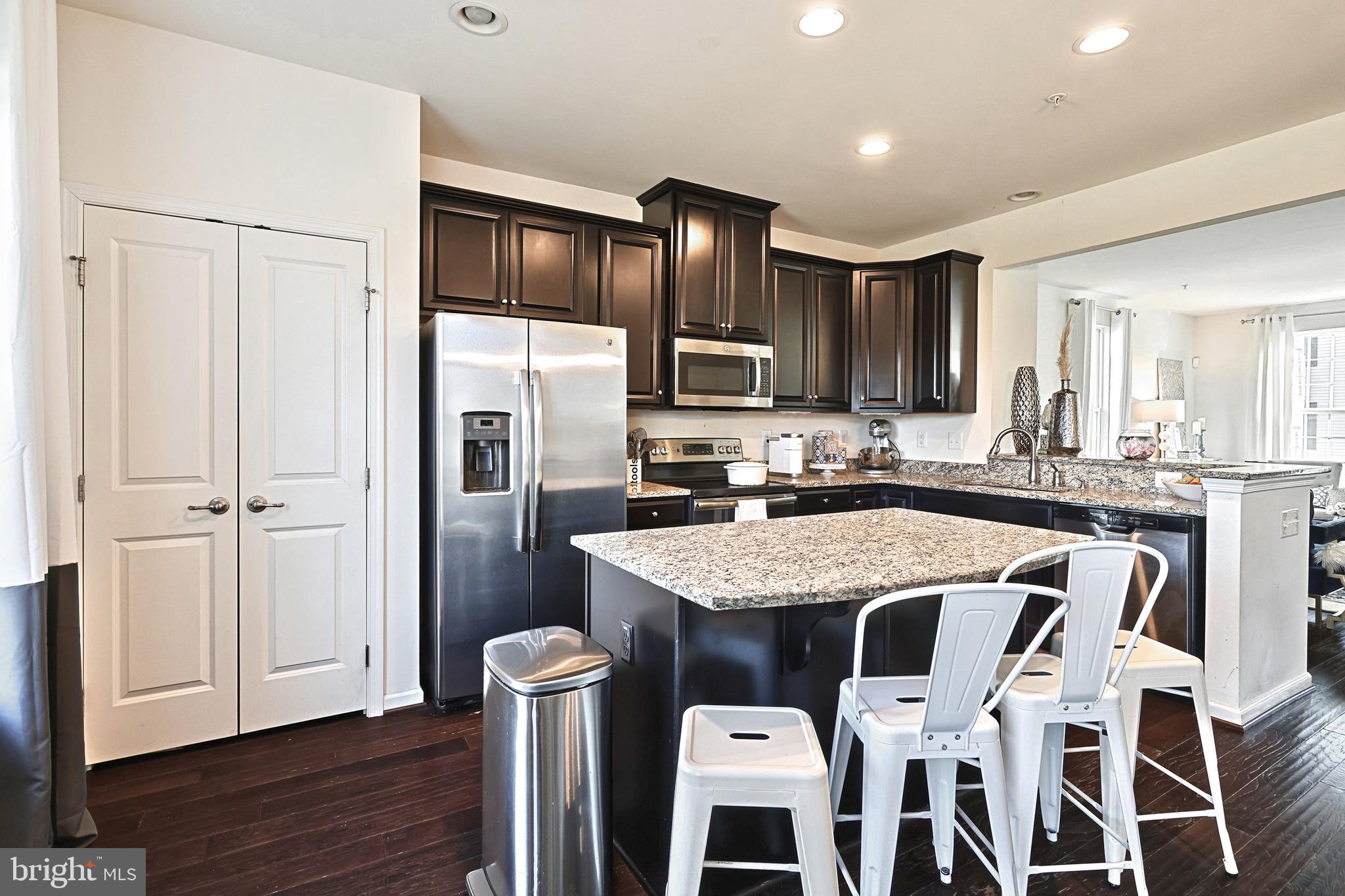 STONEGATE AT REGENTS GLEN - Residential