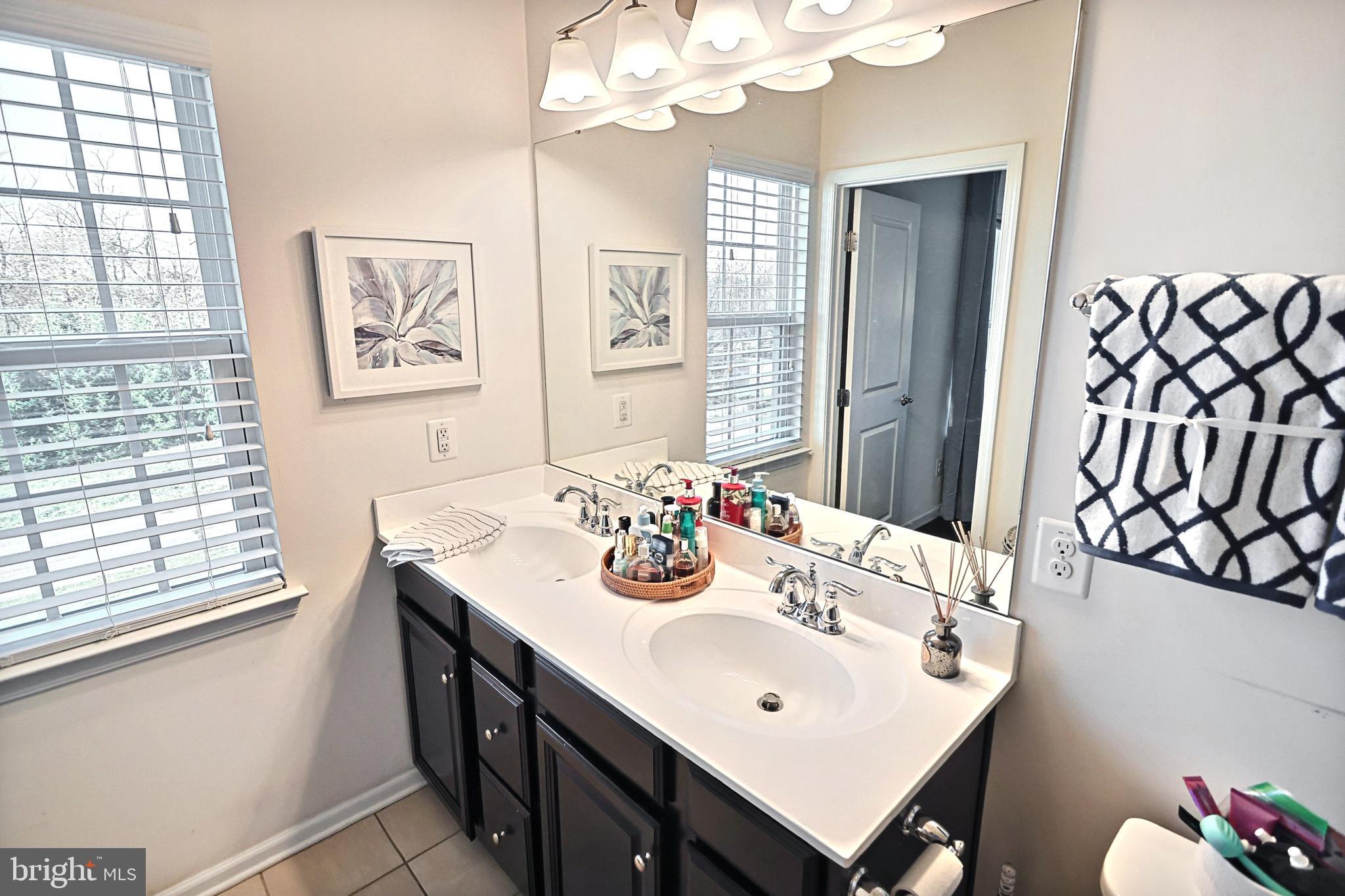 STONEGATE AT REGENTS GLEN - Residential