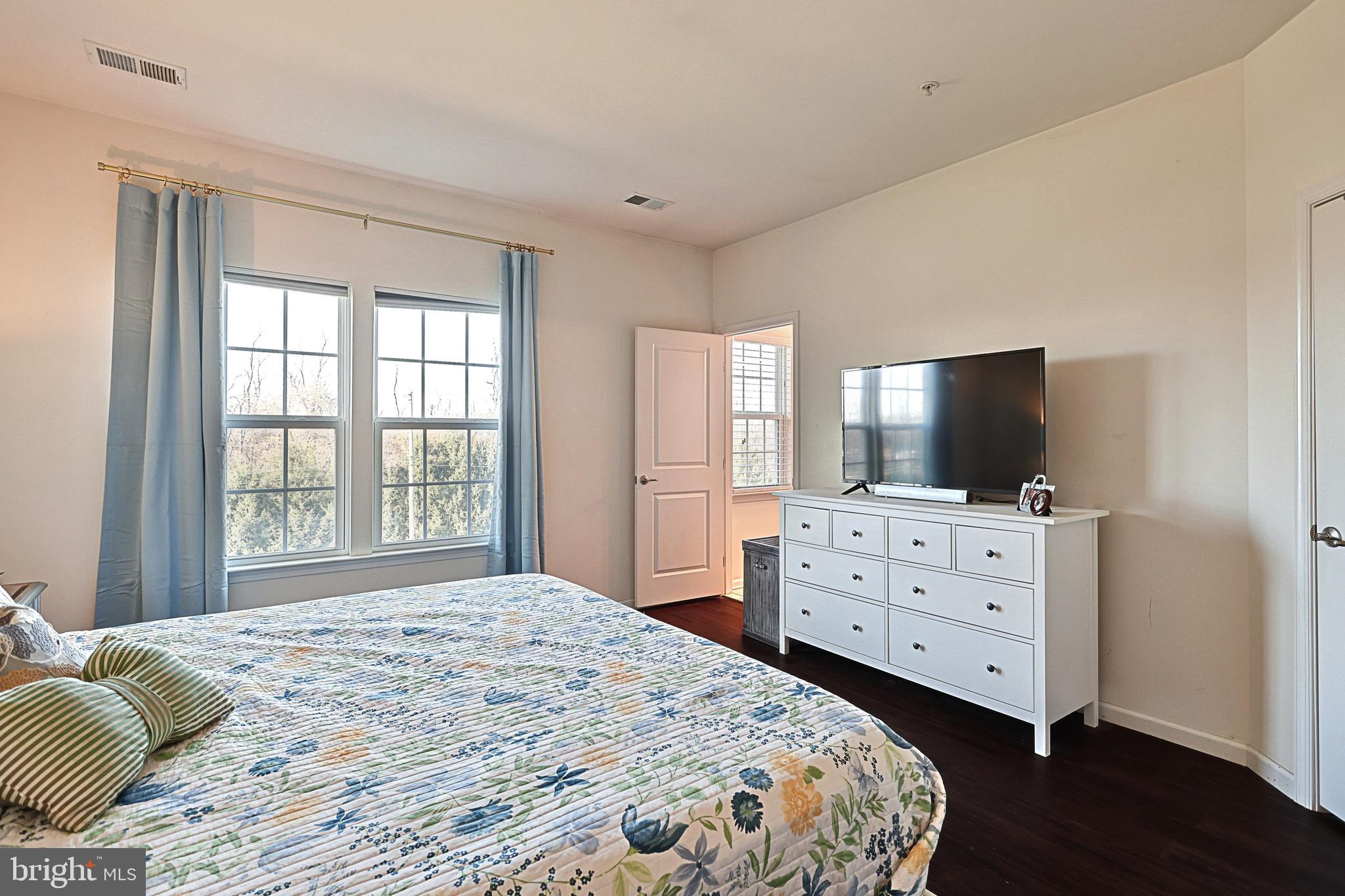 STONEGATE AT REGENTS GLEN - Residential