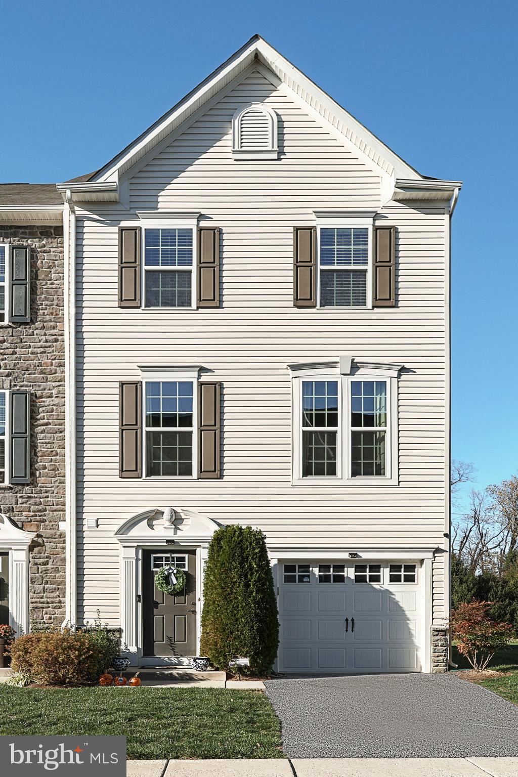 STONEGATE AT REGENTS GLEN - Residential