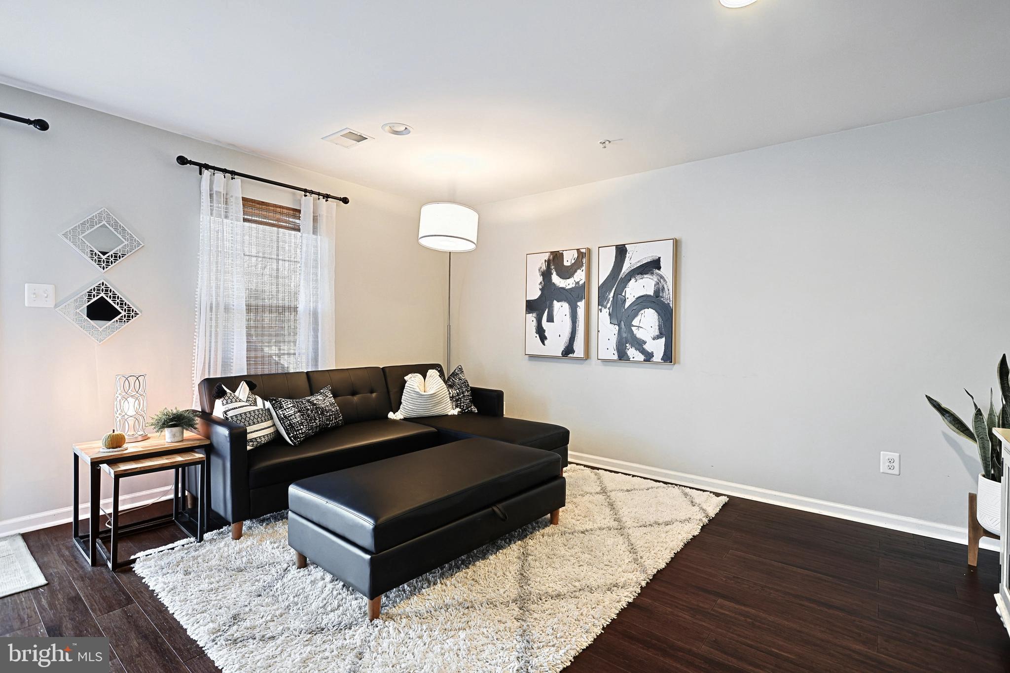 STONEGATE AT REGENTS GLEN - Residential