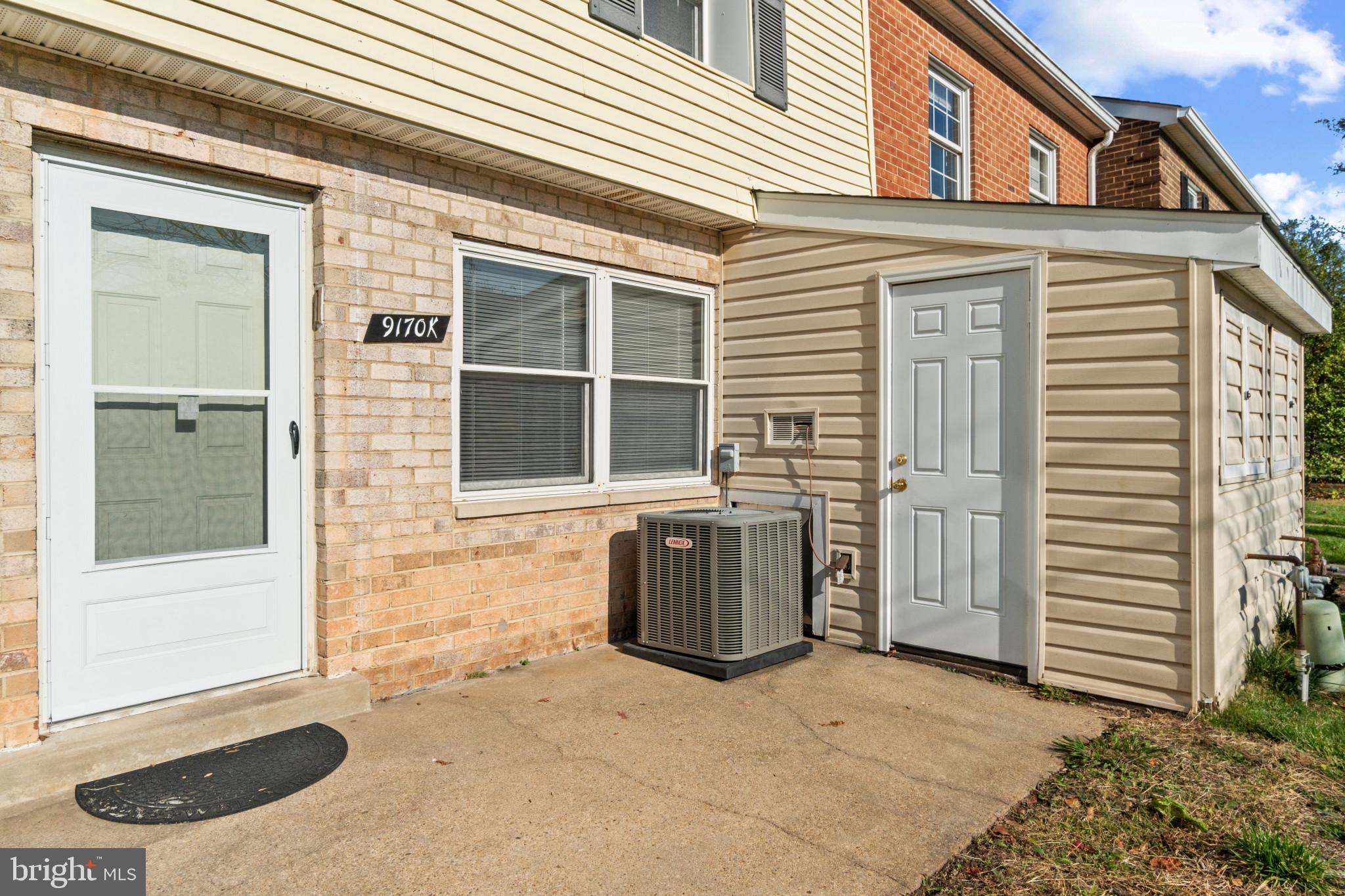 WHISKEY BOTTOM - Residential