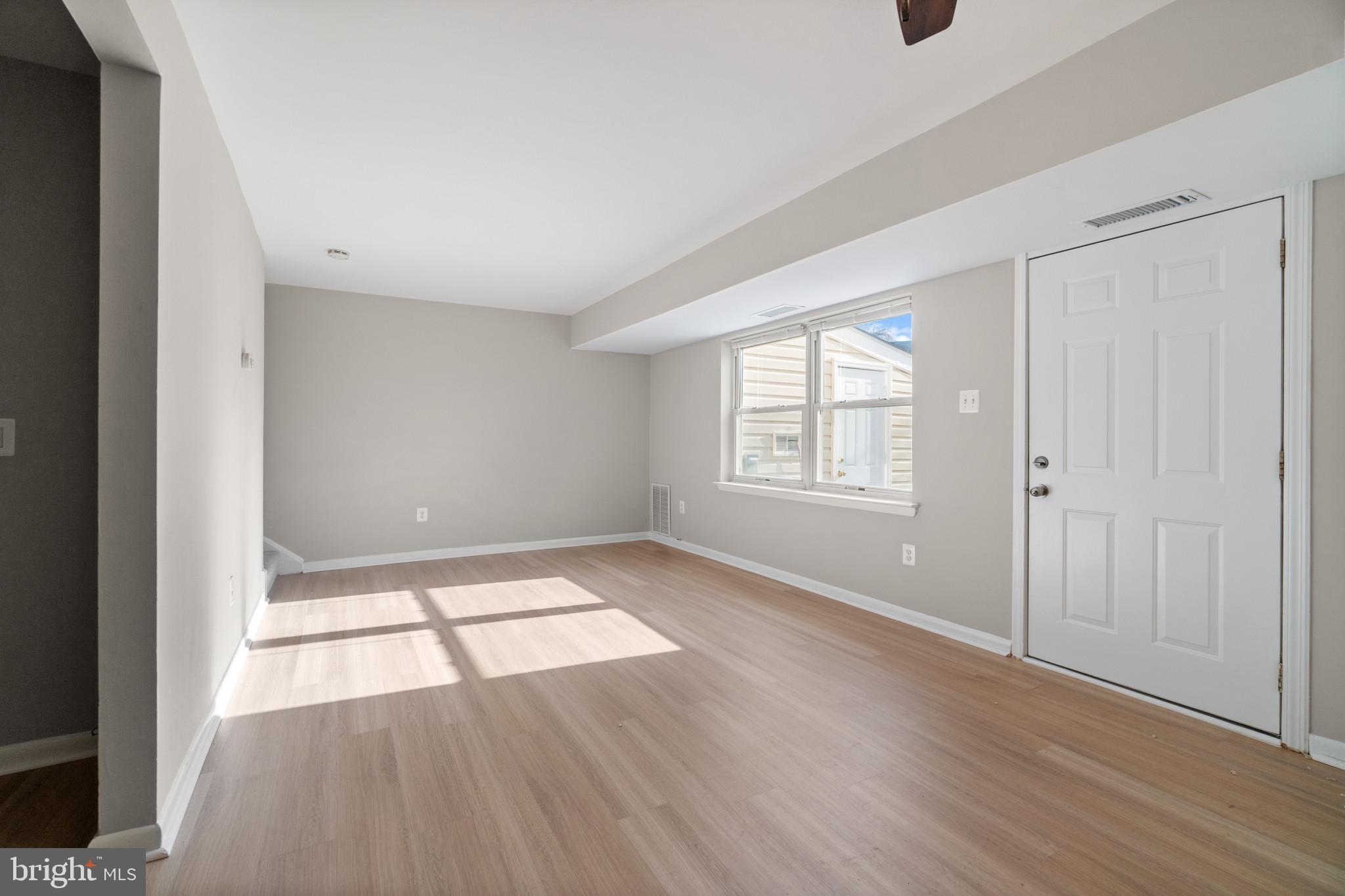 WHISKEY BOTTOM - Residential