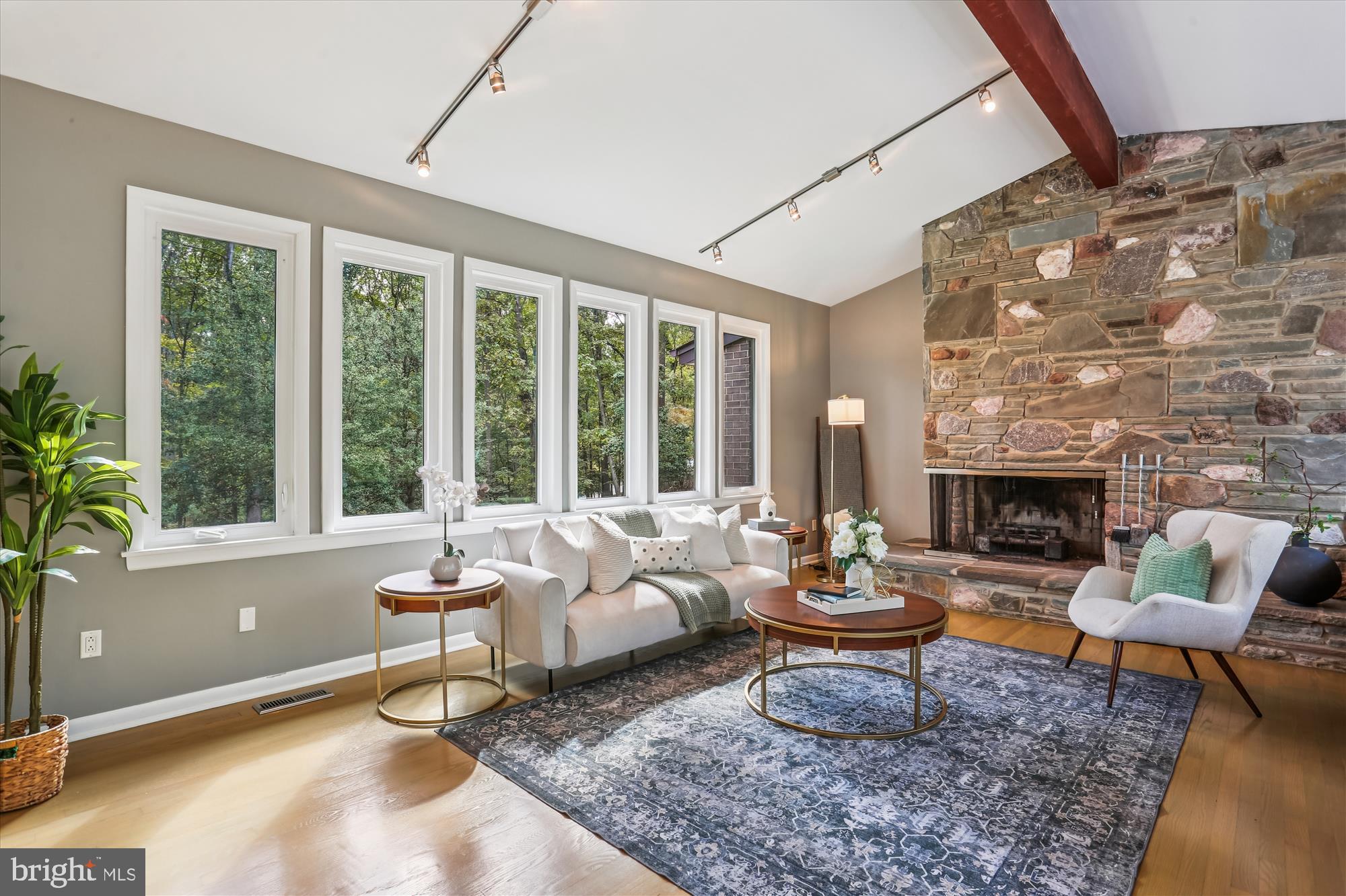 DARNESTOWN OUTSIDE - Residential