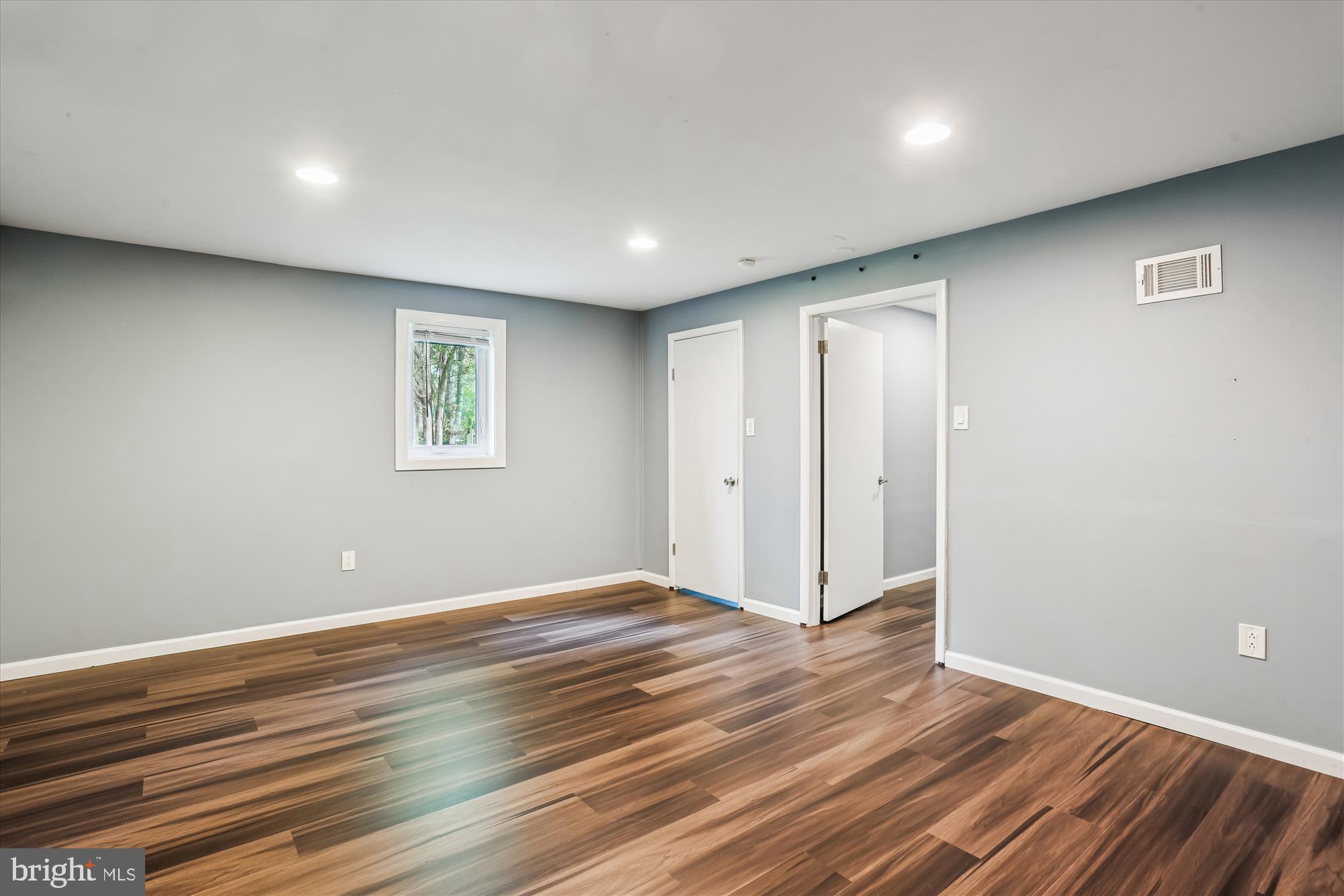 DARNESTOWN OUTSIDE - Residential