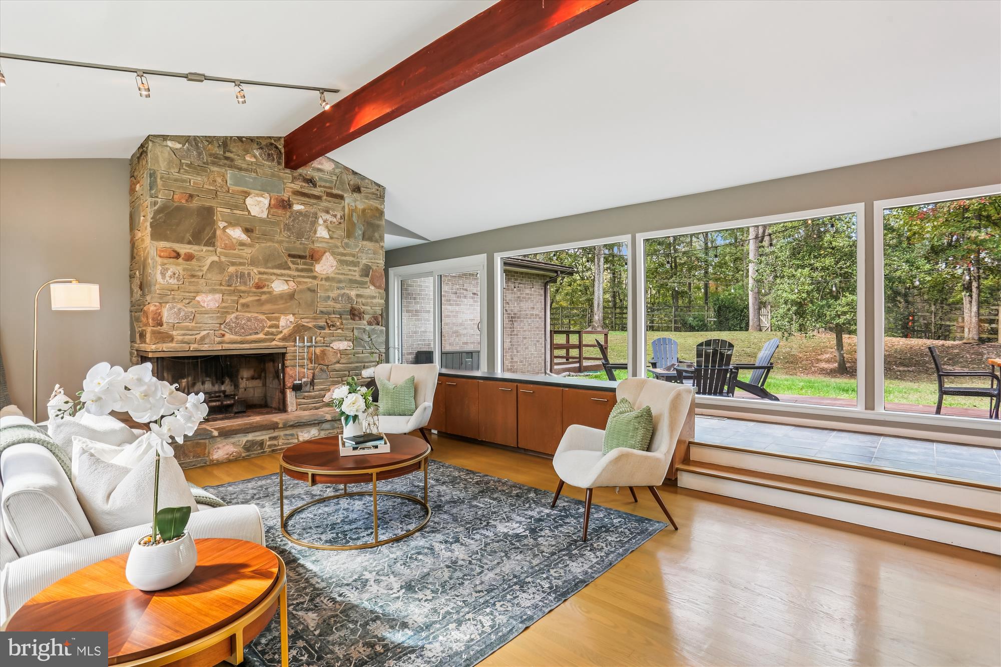 DARNESTOWN OUTSIDE - Residential