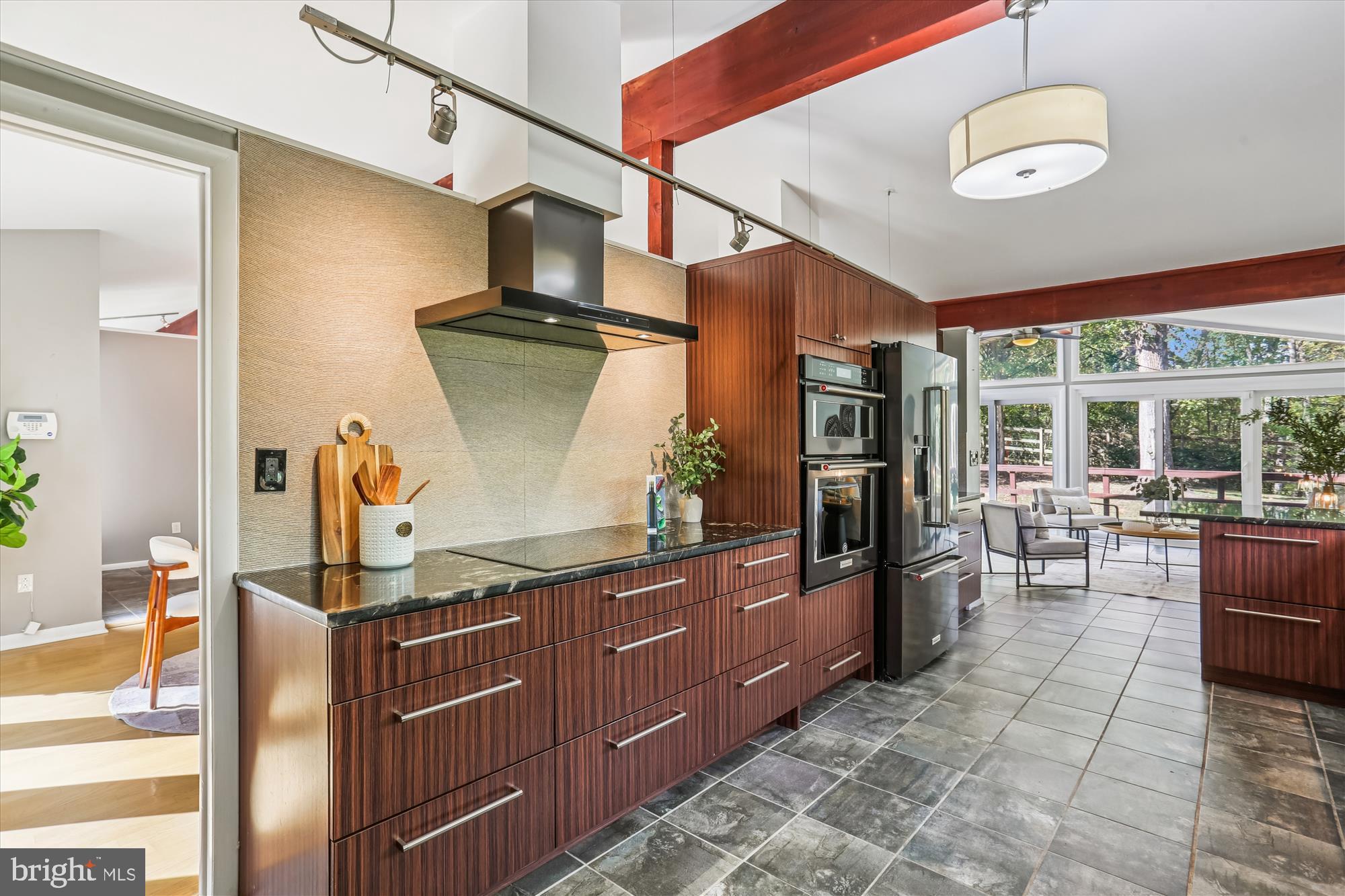 DARNESTOWN OUTSIDE - Residential