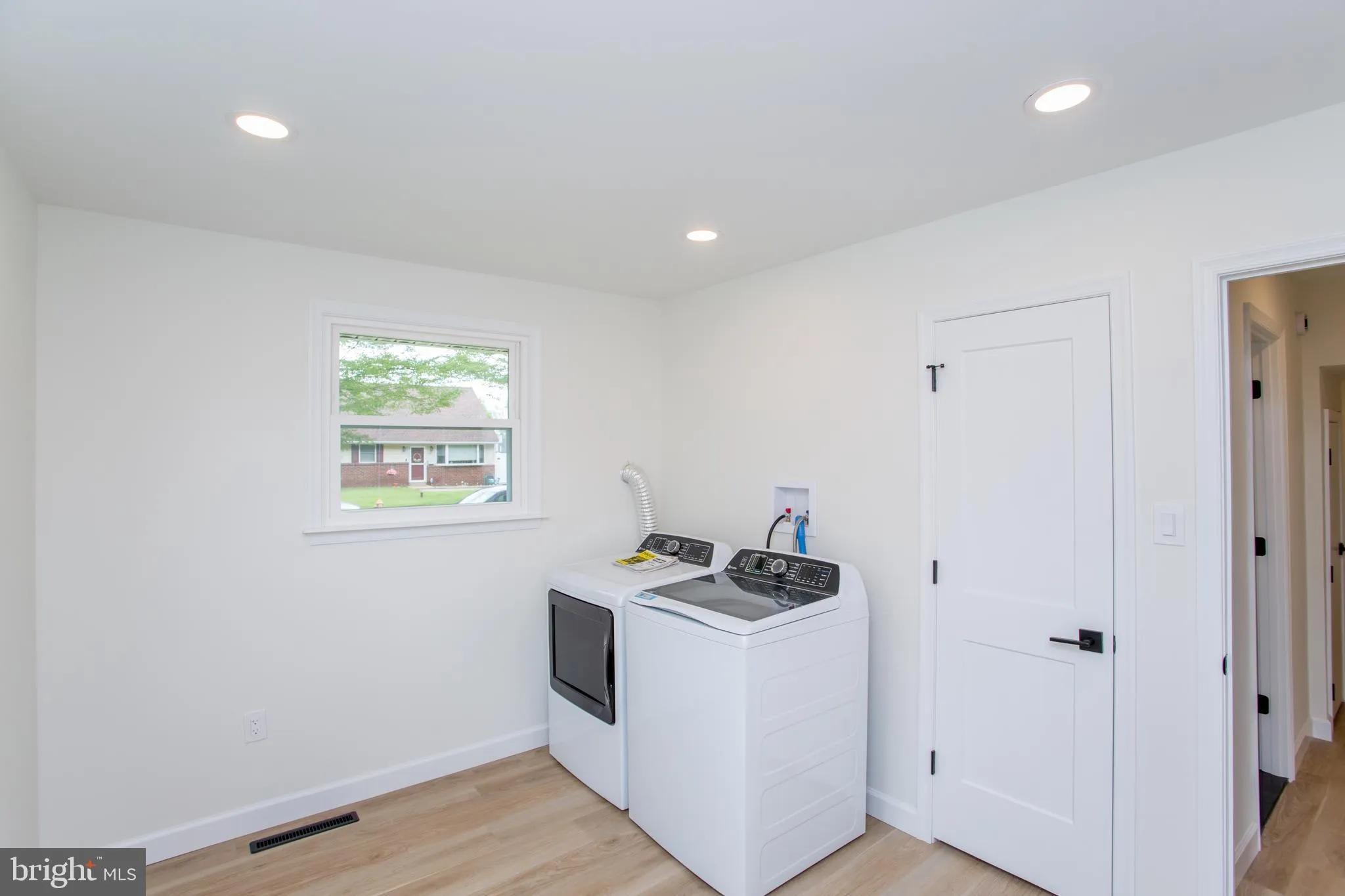 Croydon, Pennsylvania 19021, United States, 3 Bedrooms Bedrooms, ,2 BathroomsBathrooms,Residential,Pending,138270