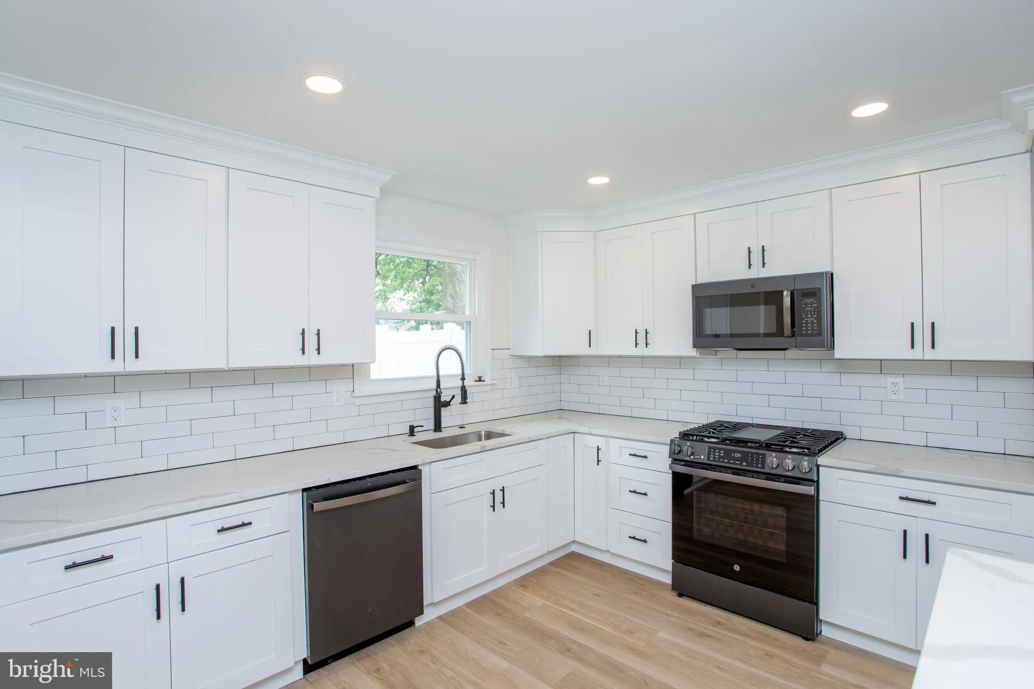 Croydon, Pennsylvania 19021, United States, 3 Bedrooms Bedrooms, ,2 BathroomsBathrooms,Residential,Pending,138270