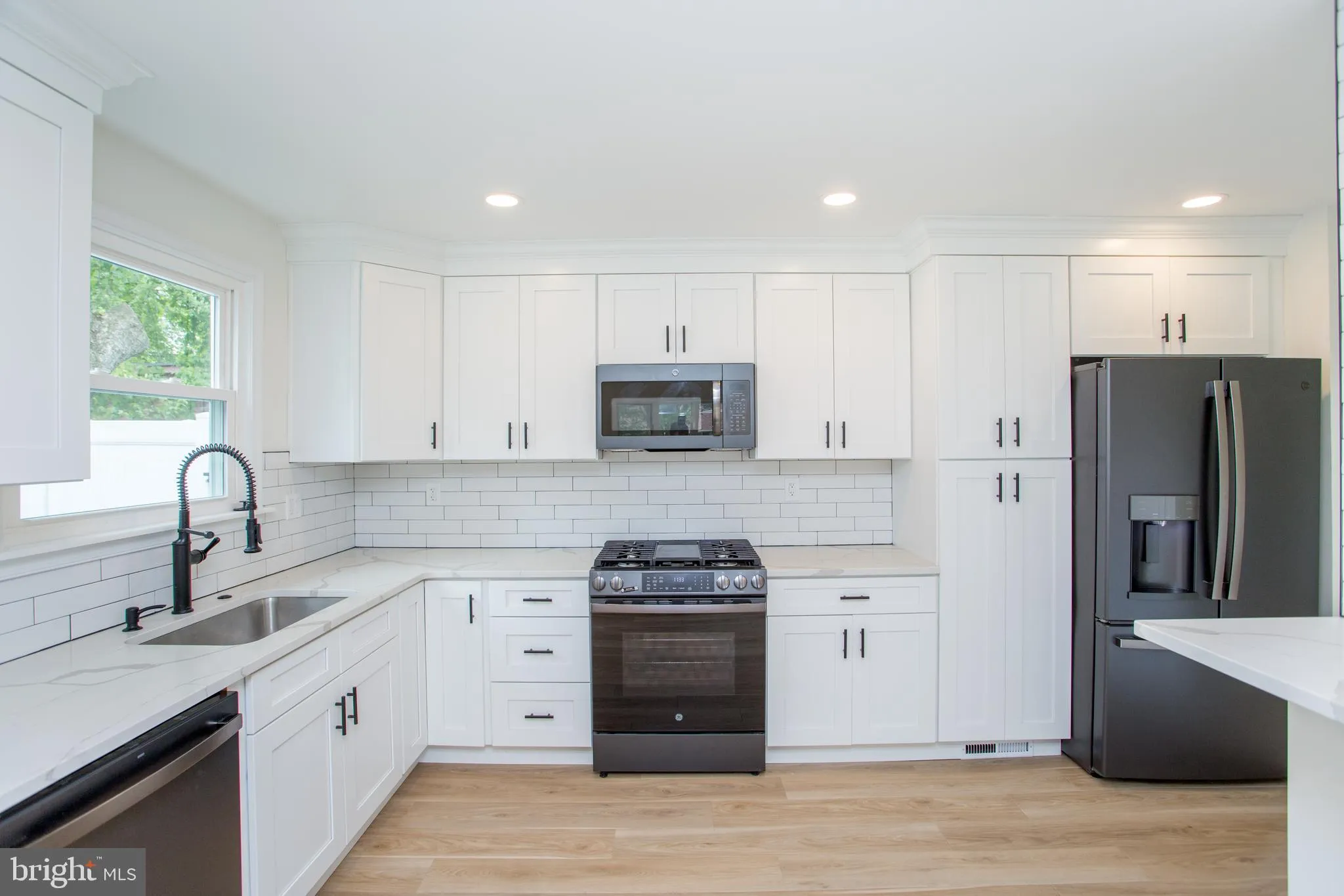 Croydon, Pennsylvania 19021, United States, 3 Bedrooms Bedrooms, ,2 BathroomsBathrooms,Residential,Pending,138270