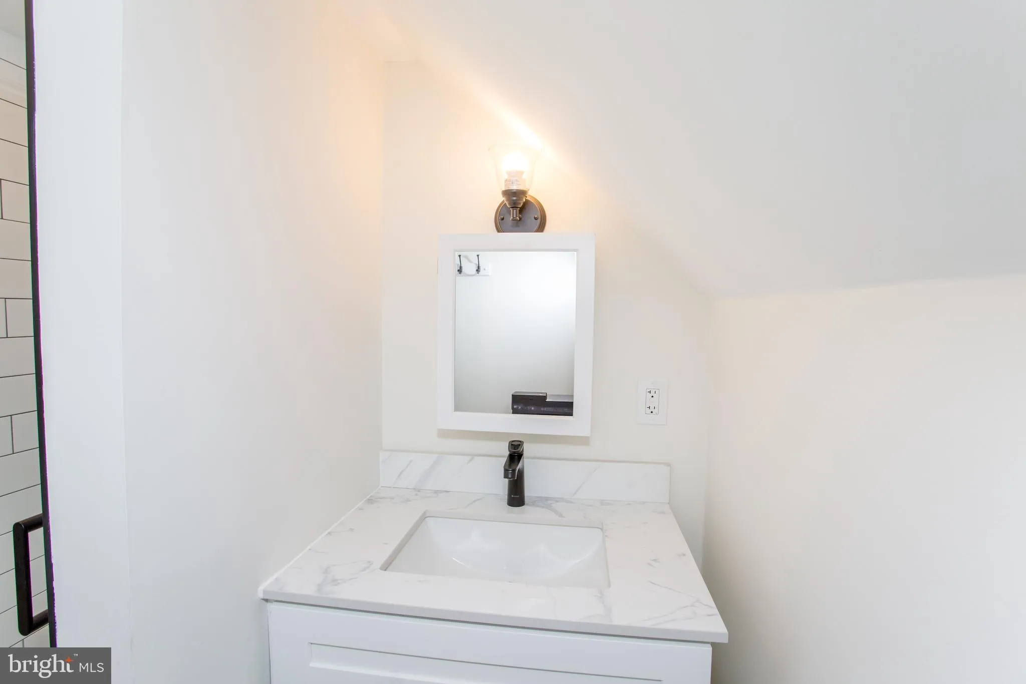 Croydon, Pennsylvania 19021, United States, 3 Bedrooms Bedrooms, ,2 BathroomsBathrooms,Residential,Pending,138270