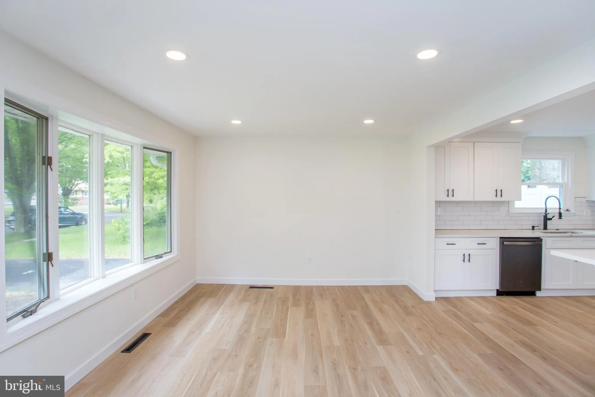 Croydon, Pennsylvania 19021, United States, 3 Bedrooms Bedrooms, ,2 BathroomsBathrooms,Residential,Pending,138270