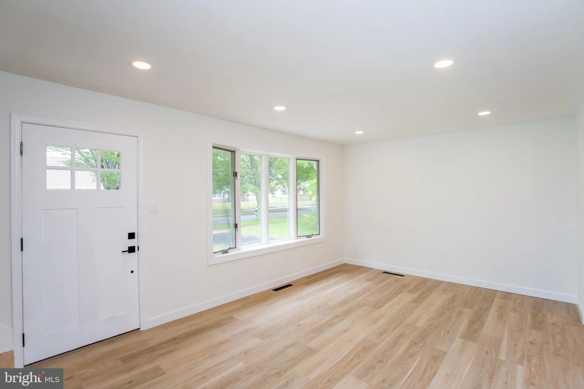 Croydon, Pennsylvania 19021, United States, 3 Bedrooms Bedrooms, ,2 BathroomsBathrooms,Residential,Pending,138270