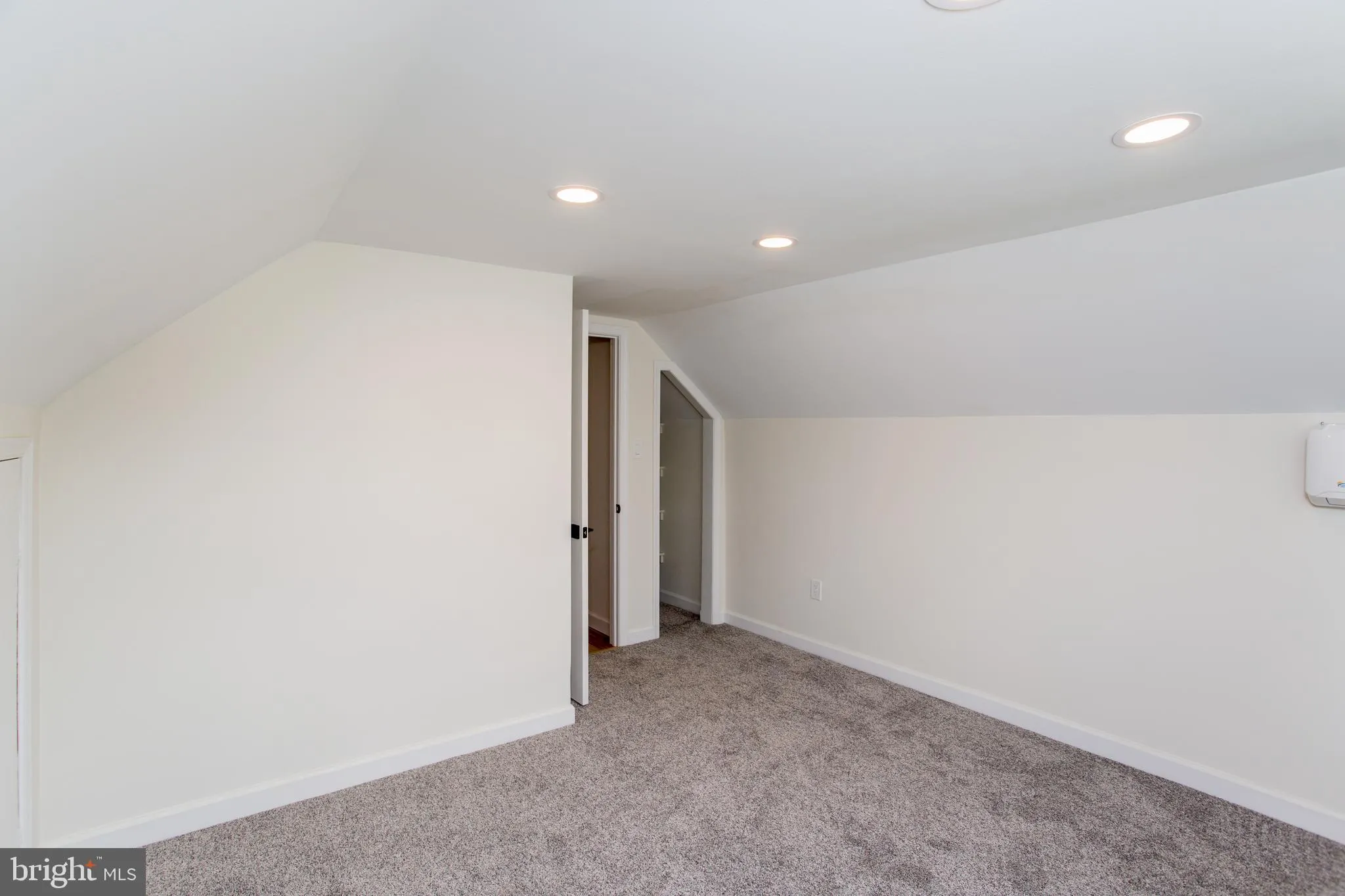 Croydon, Pennsylvania 19021, United States, 3 Bedrooms Bedrooms, ,2 BathroomsBathrooms,Residential,Pending,138270