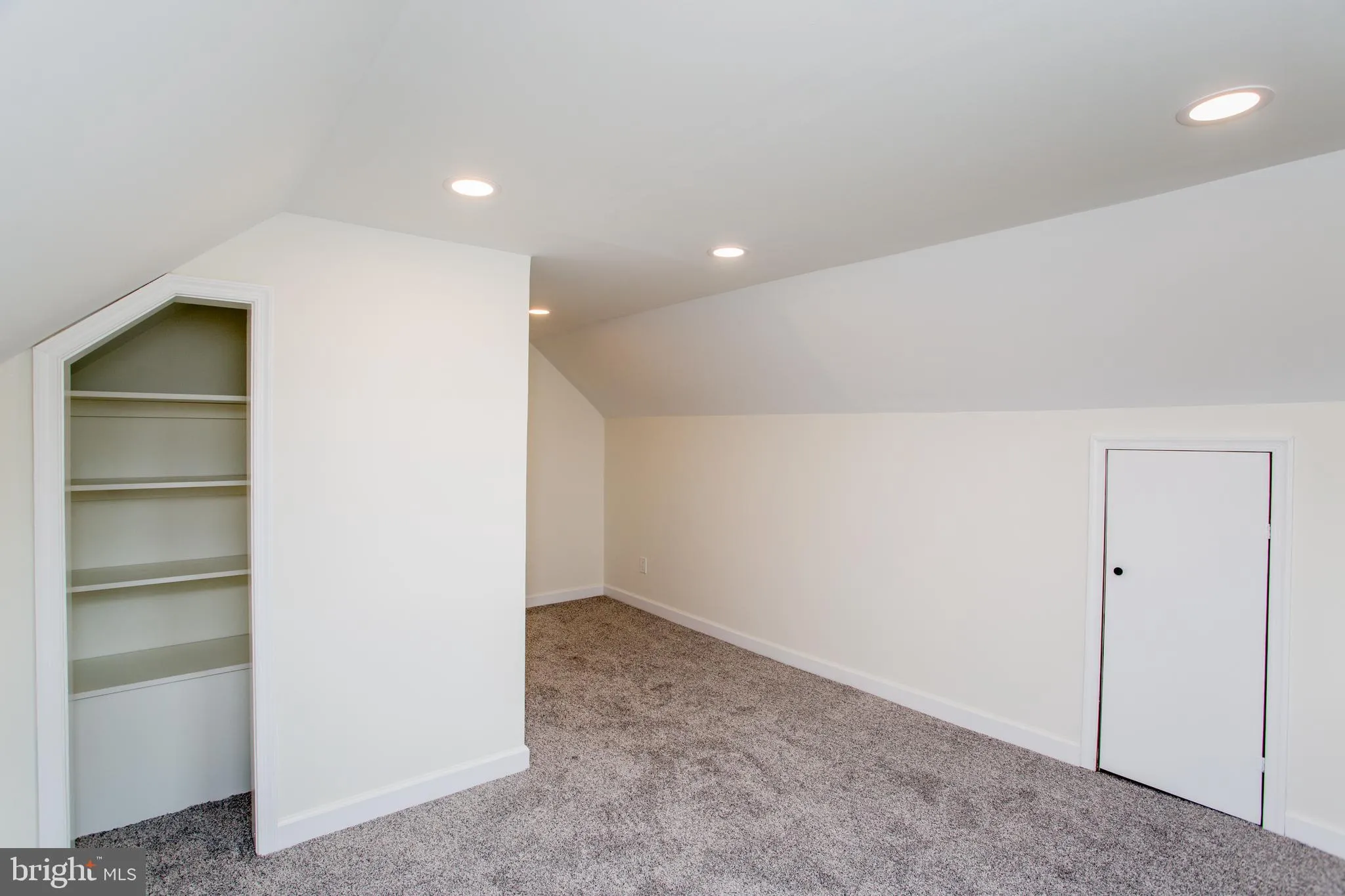 Croydon, Pennsylvania 19021, United States, 3 Bedrooms Bedrooms, ,2 BathroomsBathrooms,Residential,Pending,138270