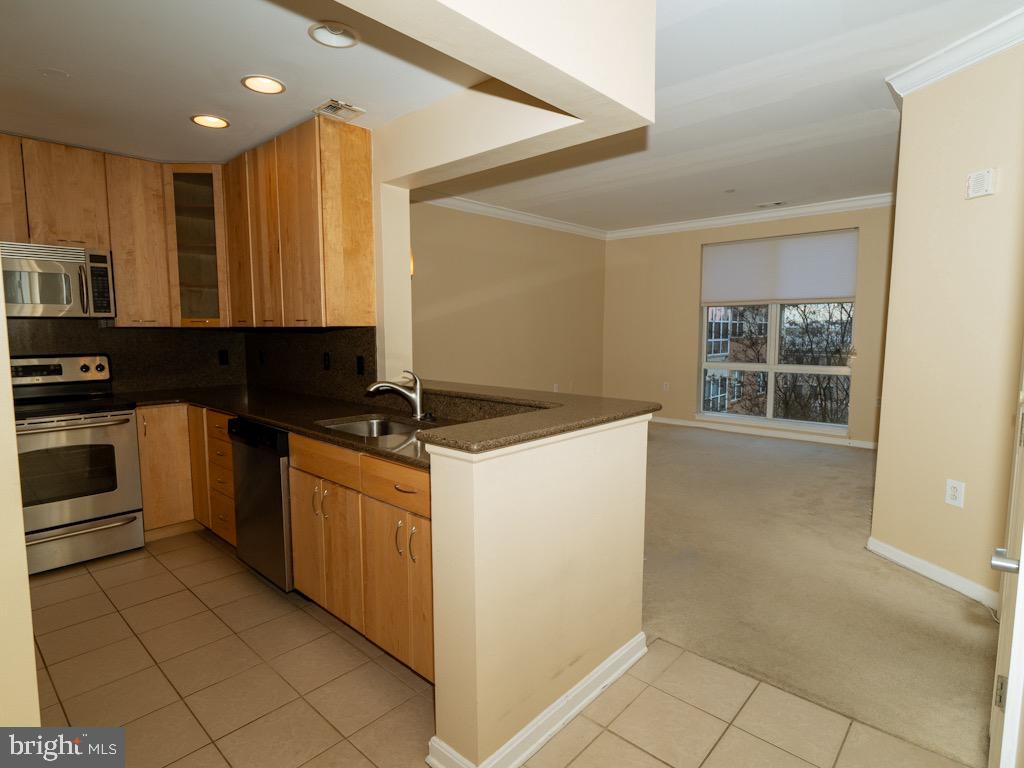 PIERSIDE AT HARBORVIEW - Residential Lease