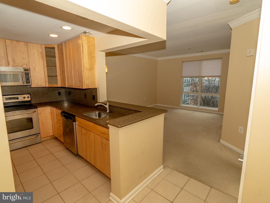 PIERSIDE AT HARBORVIEW - Residential Lease