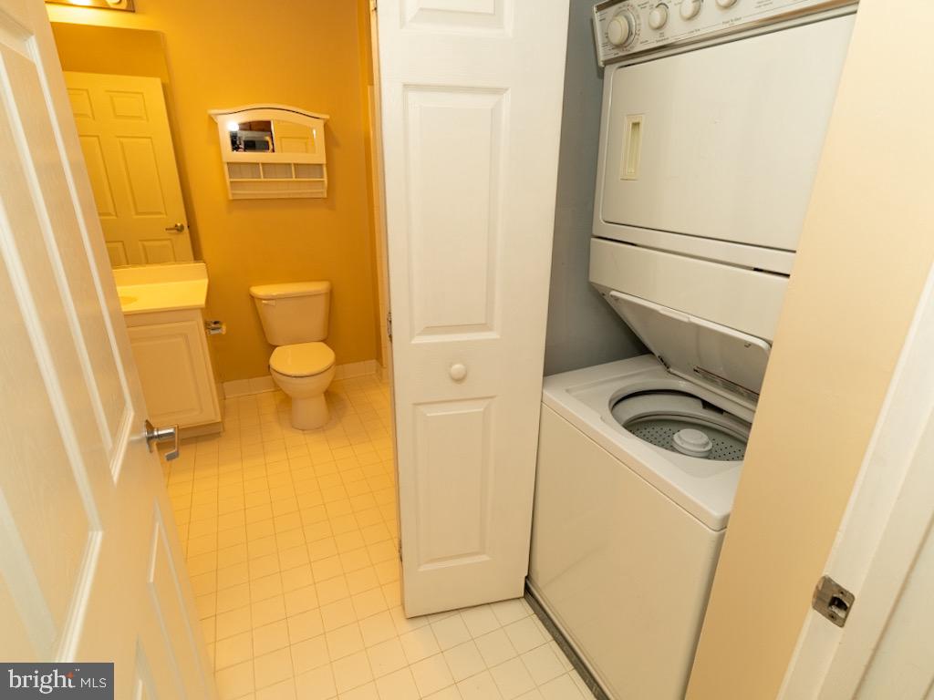 PIERSIDE AT HARBORVIEW - Residential Lease