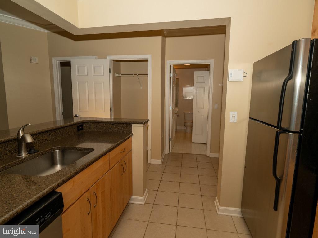 PIERSIDE AT HARBORVIEW - Residential Lease