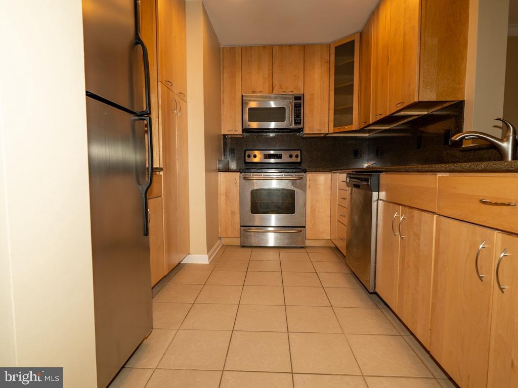 PIERSIDE AT HARBORVIEW - Residential Lease