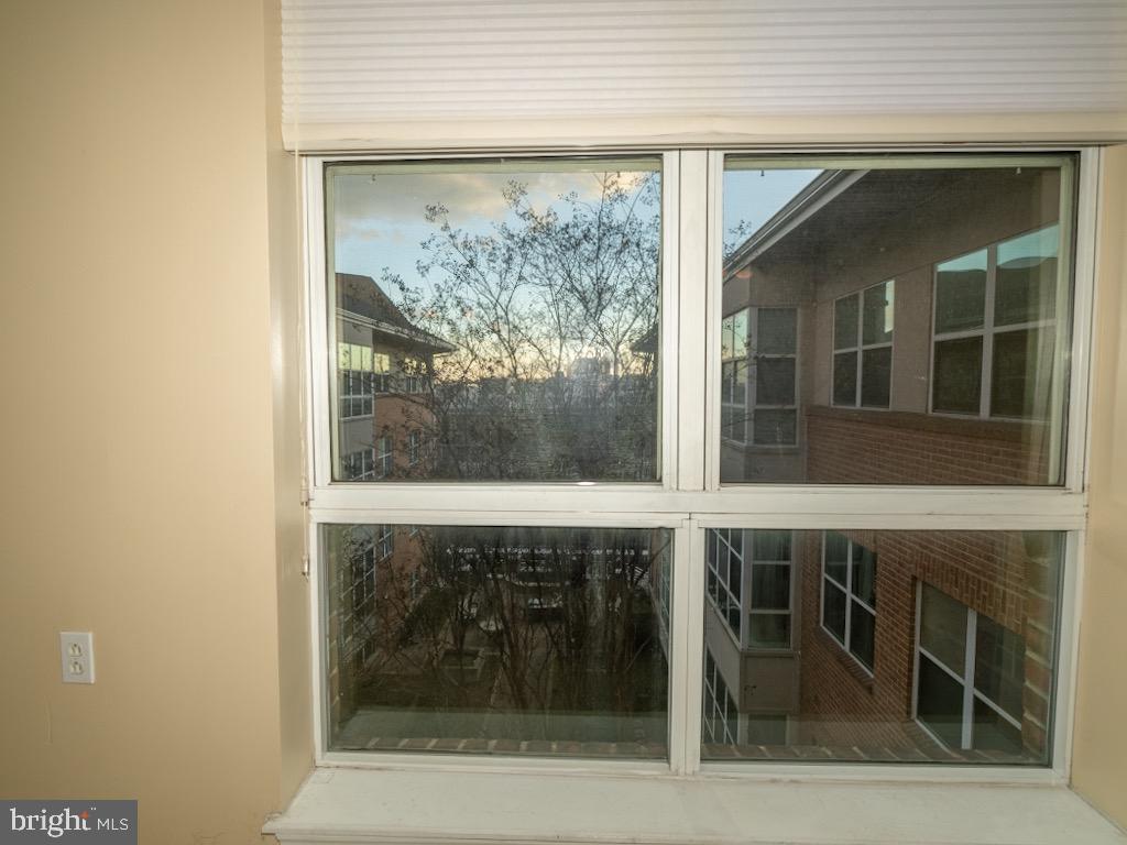 PIERSIDE AT HARBORVIEW - Residential Lease