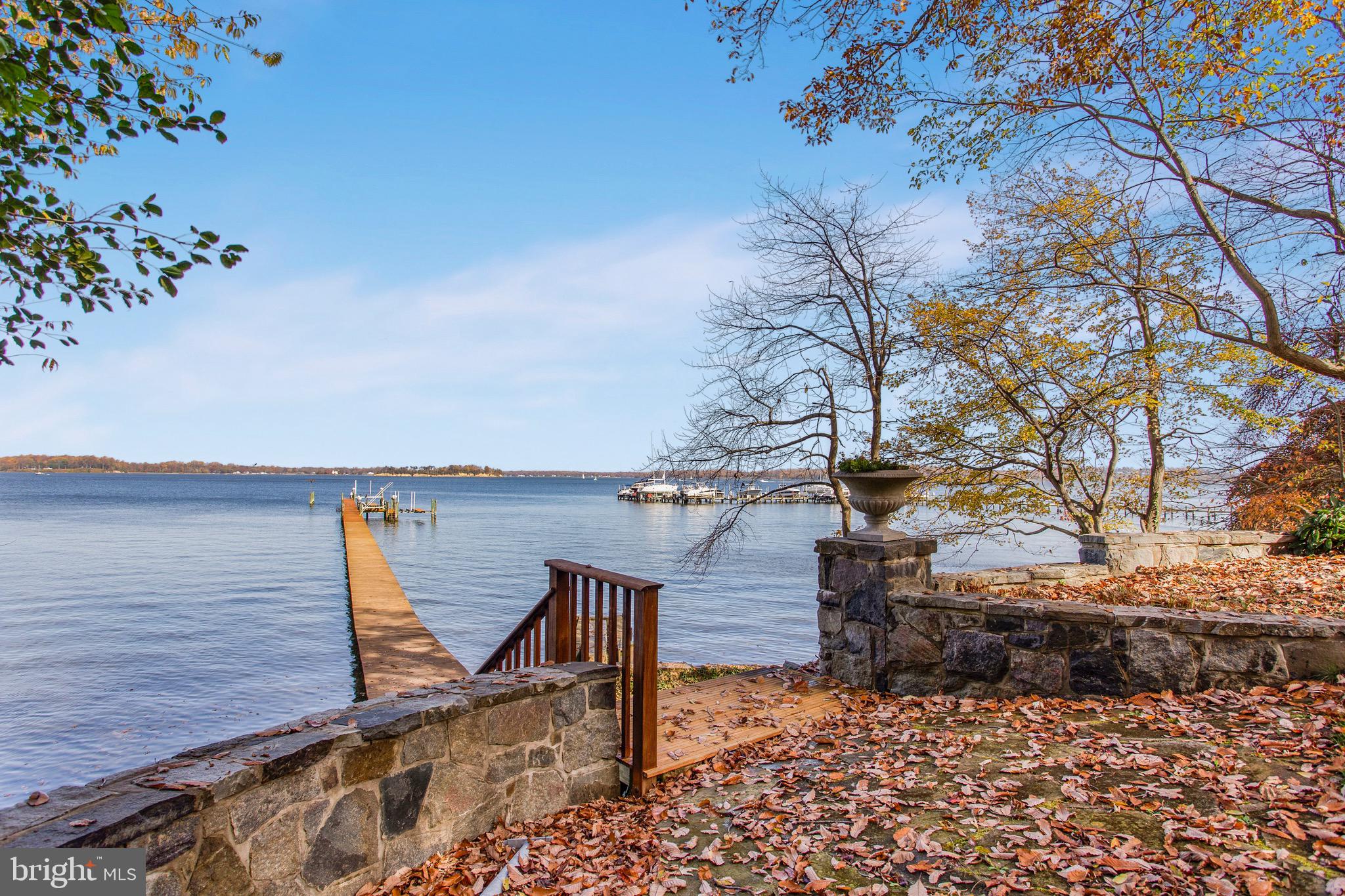 STONINGTON - Residential