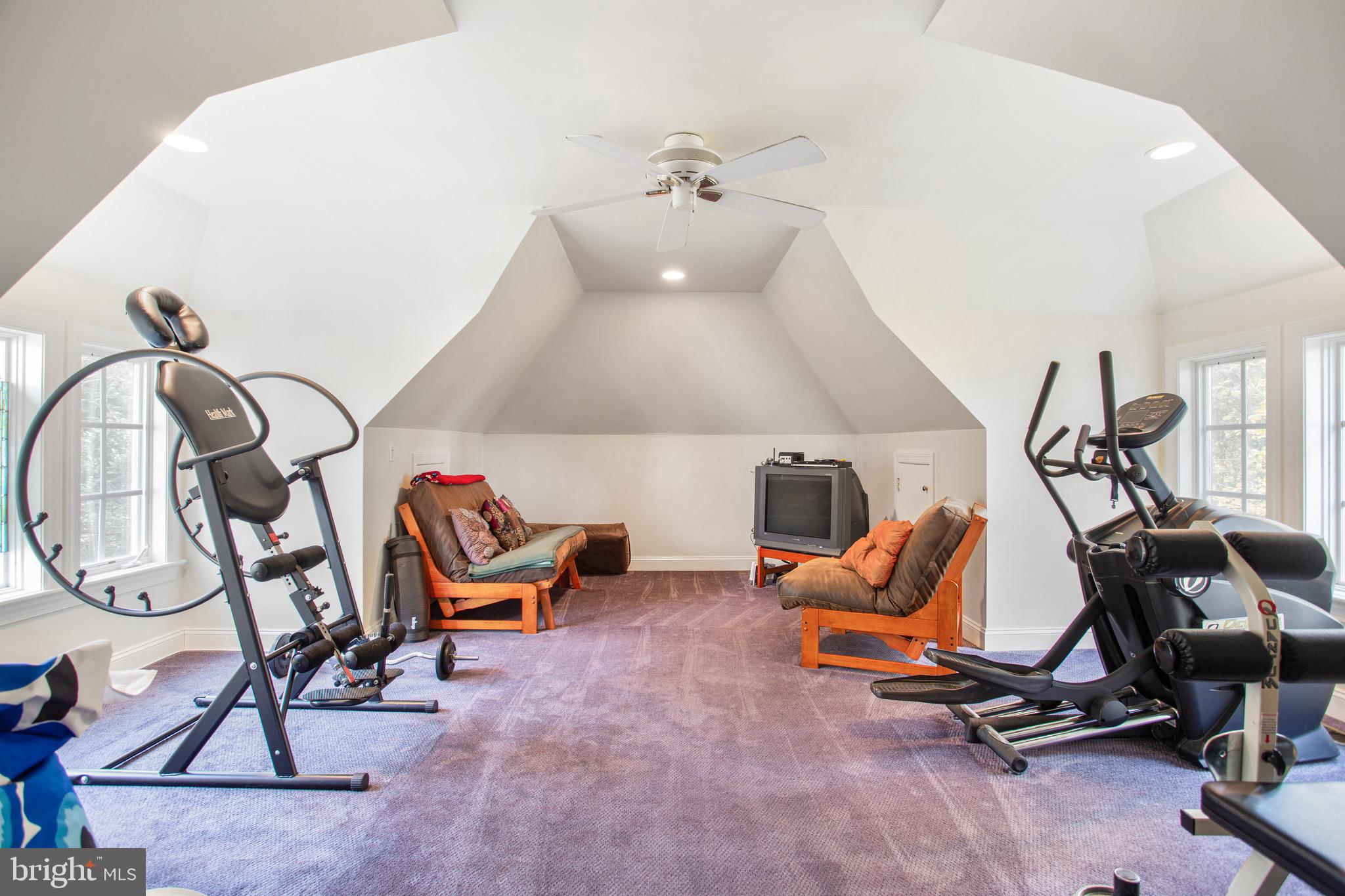 STONINGTON - Residential