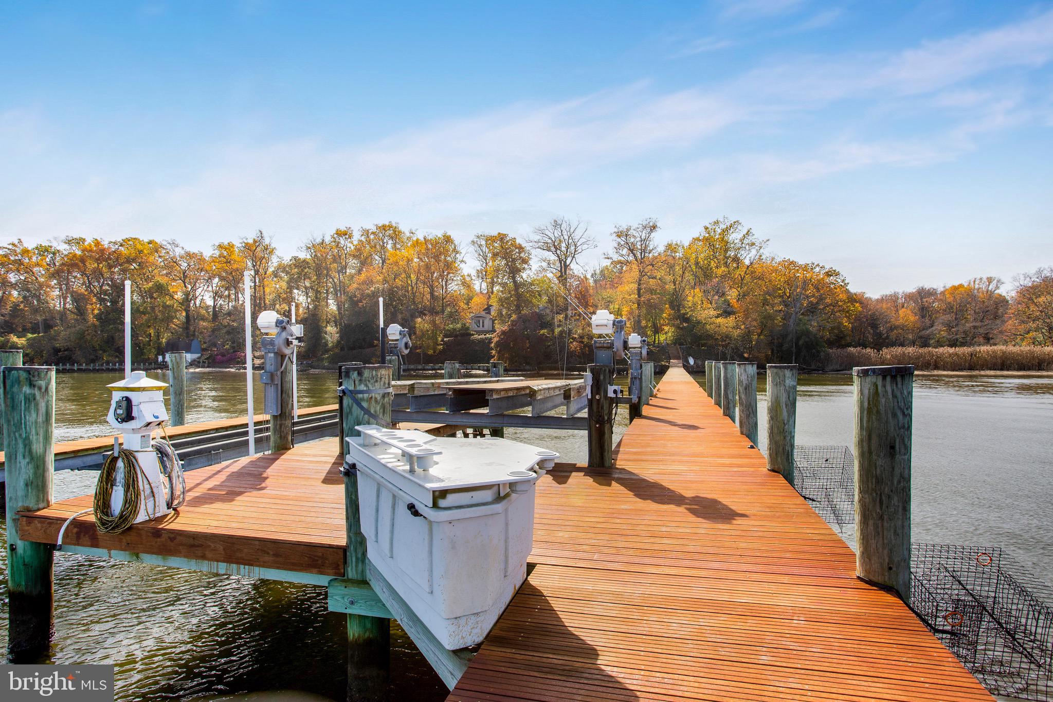 STONINGTON - Residential