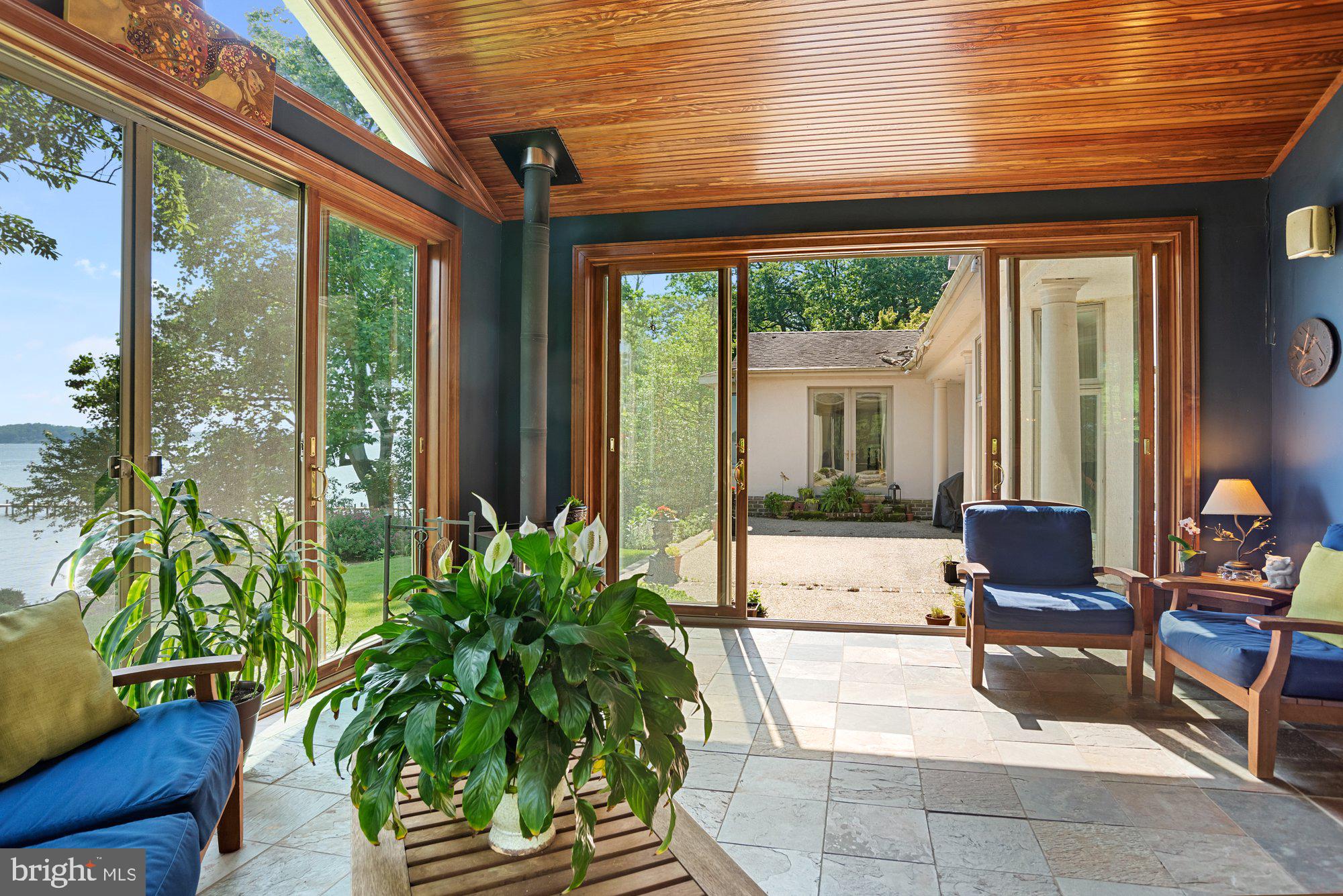 STONINGTON - Residential