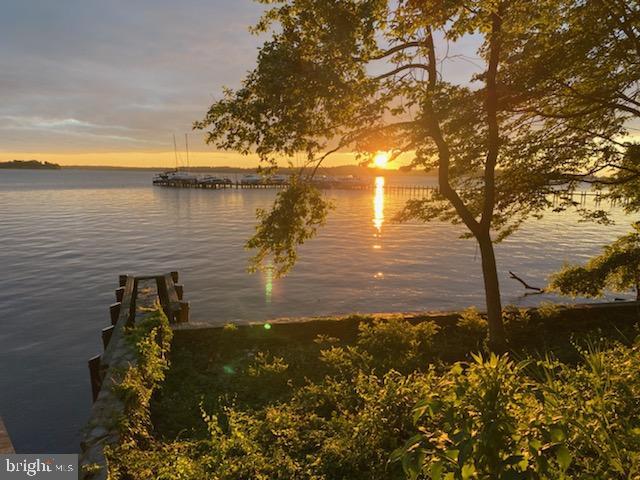 STONINGTON - Residential