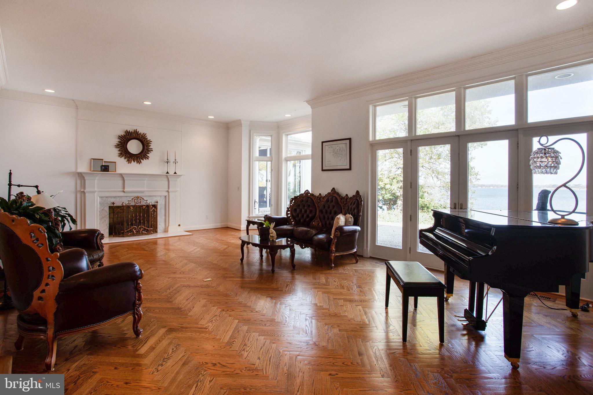 STONINGTON - Residential