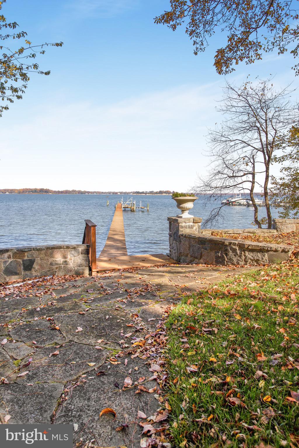 STONINGTON - Residential