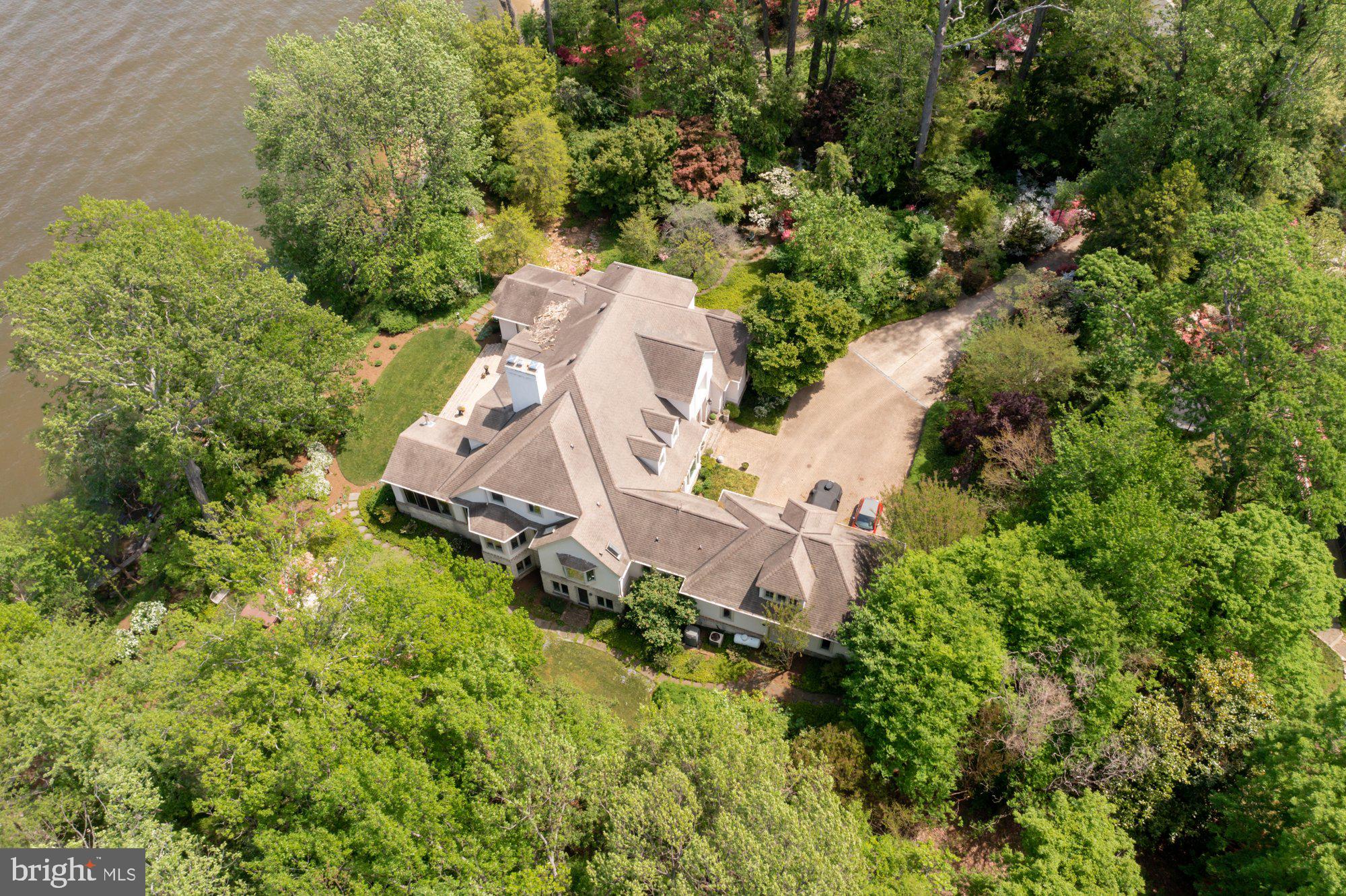 STONINGTON - Residential