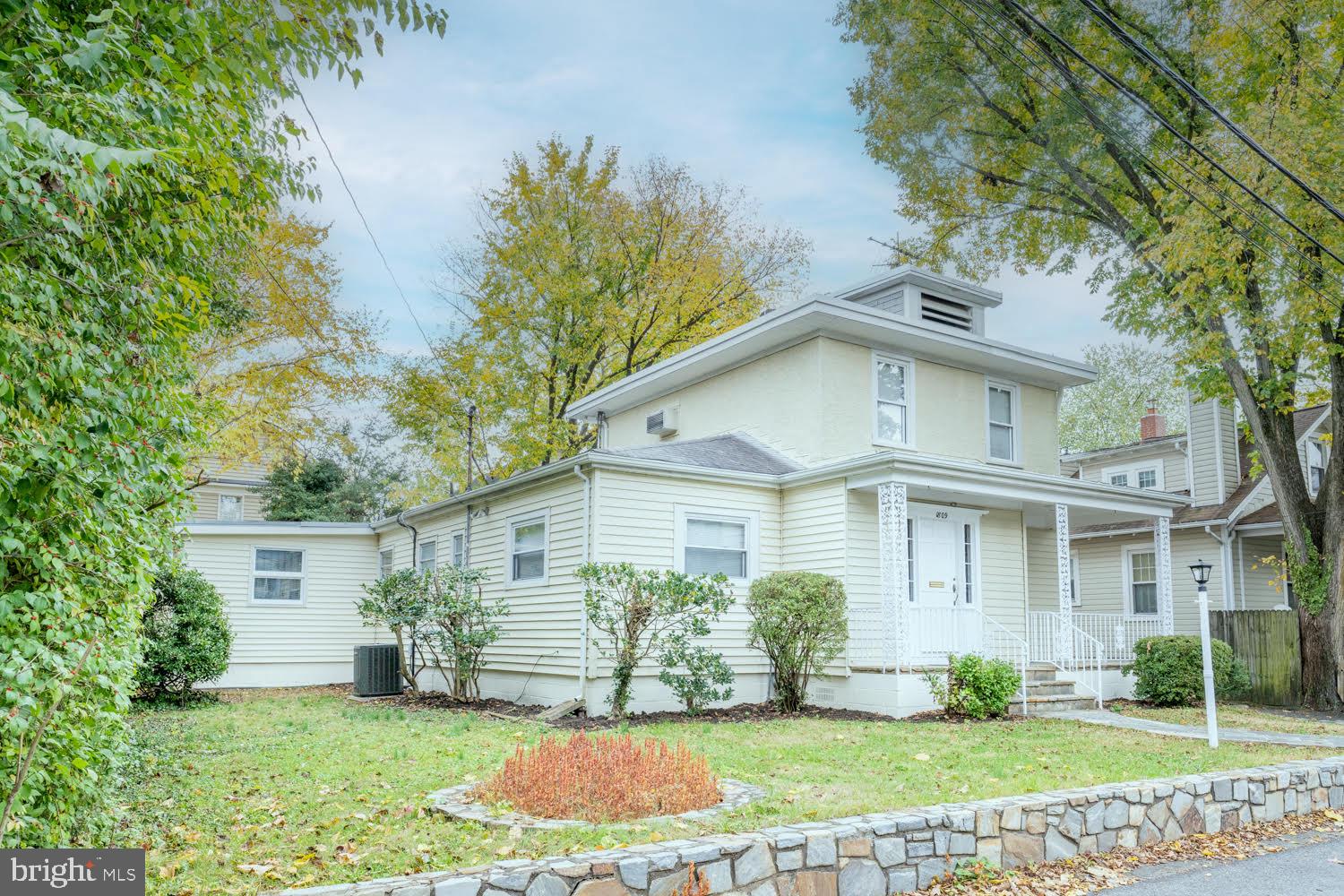 LYON VILLAGE - Residential Lease