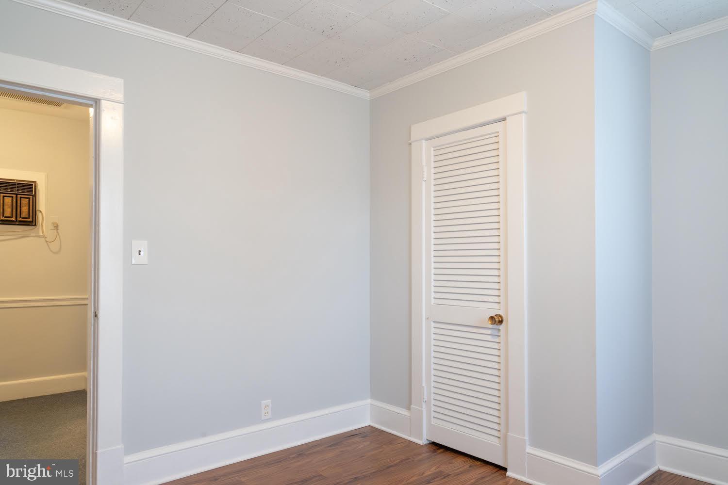 LYON VILLAGE - Residential Lease