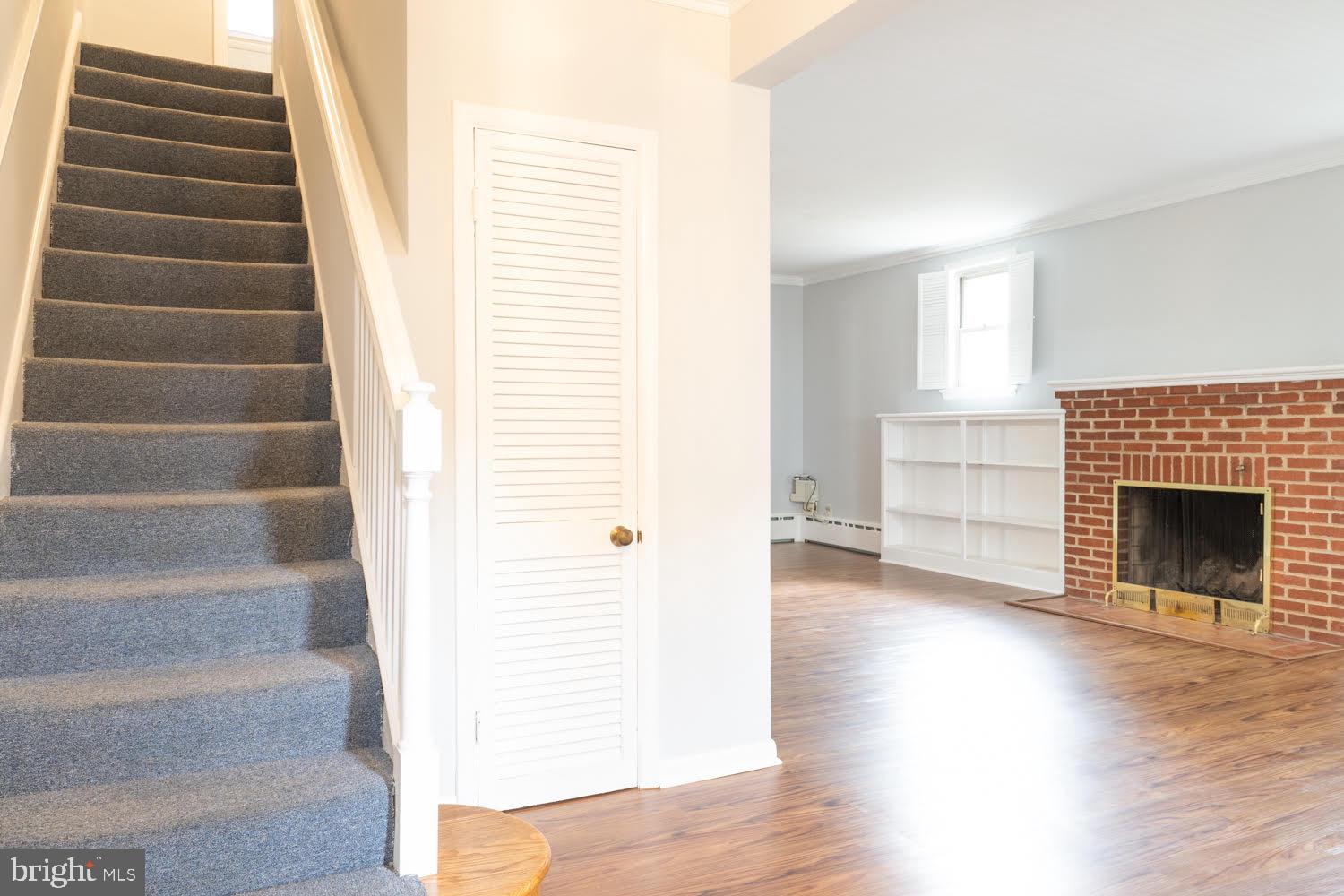 LYON VILLAGE - Residential Lease