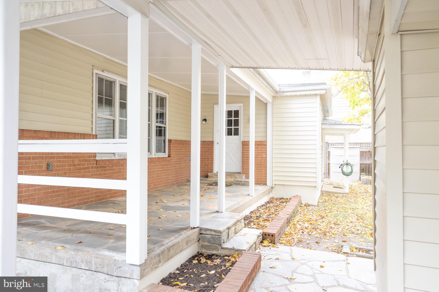 LYON VILLAGE - Residential Lease