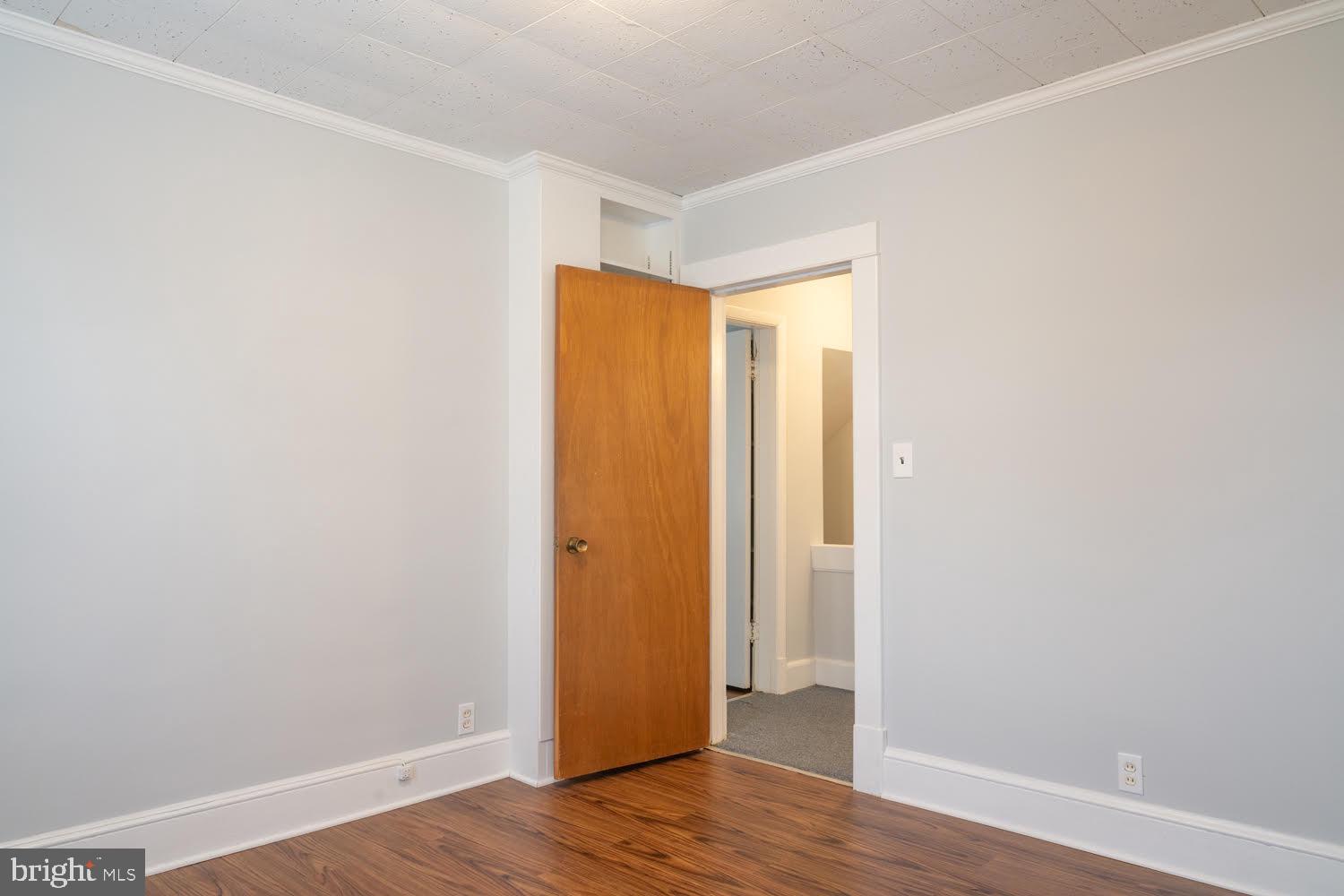 LYON VILLAGE - Residential Lease