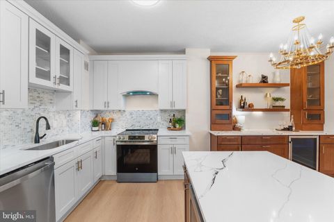 Photo of 200 N Pickett Street #1614, ALEXANDRIA, VA 22304 (MLS # VAAX2060292)