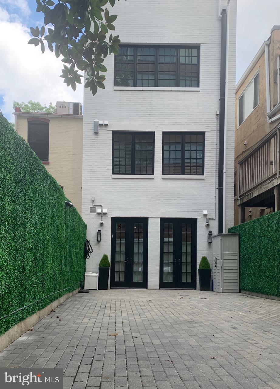 WEST END - Residential