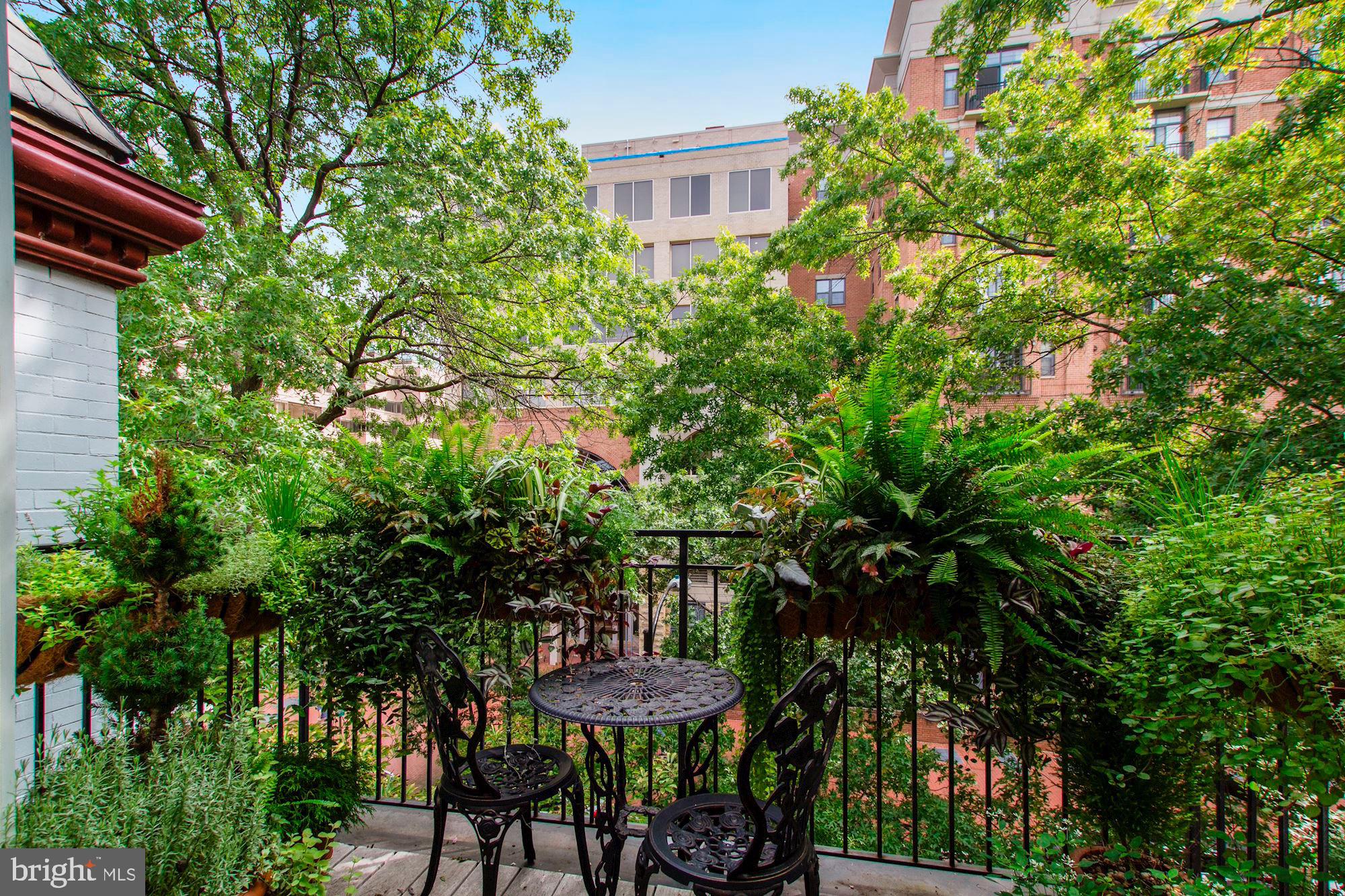 WEST END - Residential
