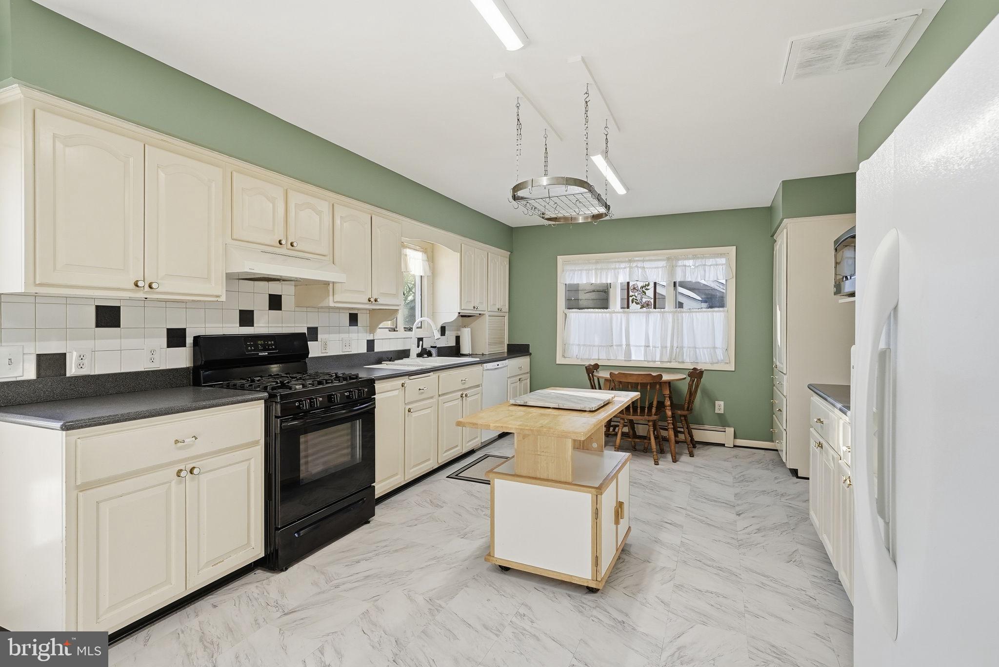 SPRING VALLEY - Residential