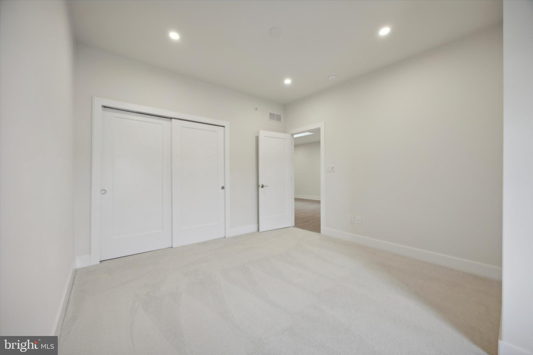 BARCLAY HILL - Residential