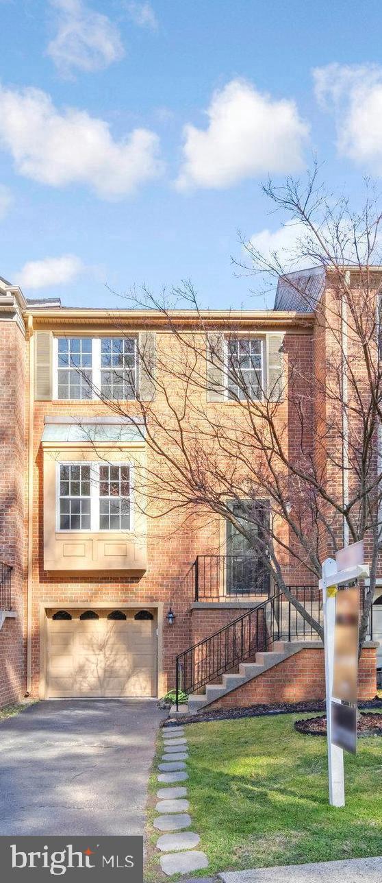 HUNTER VILLAGE - Residential