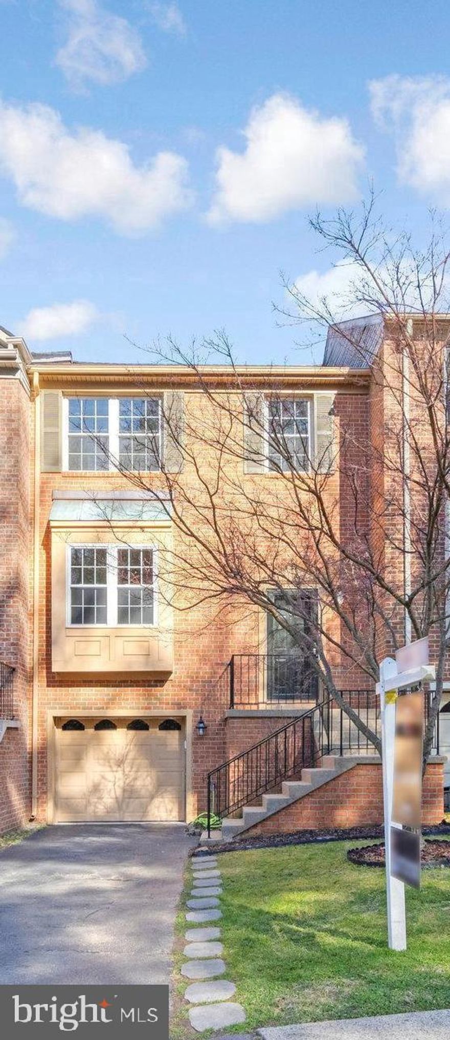 OFFER DEADLINE: Seller to review all offers this afternoon. Please submit your clients best and final offer by 2pm today, March 5. 
Welcome Home! Come fall in love with this rarely available and meticulously maintained gem. Gleaming hardwood floors on the main level featuring ceramic tile in the kitchen and freshly painted throughout. Upstairs features an expansive master bedroom with master bath and two additional spacious bedrooms with a full bath.  The basement is an open canvas ready for you to make your own! Location is everything and you're just minutes away from great restaurants and amazing shopping. Major roadways nearby, great for commuters. A one of a kind home for making timeless memories that will last a lifetime