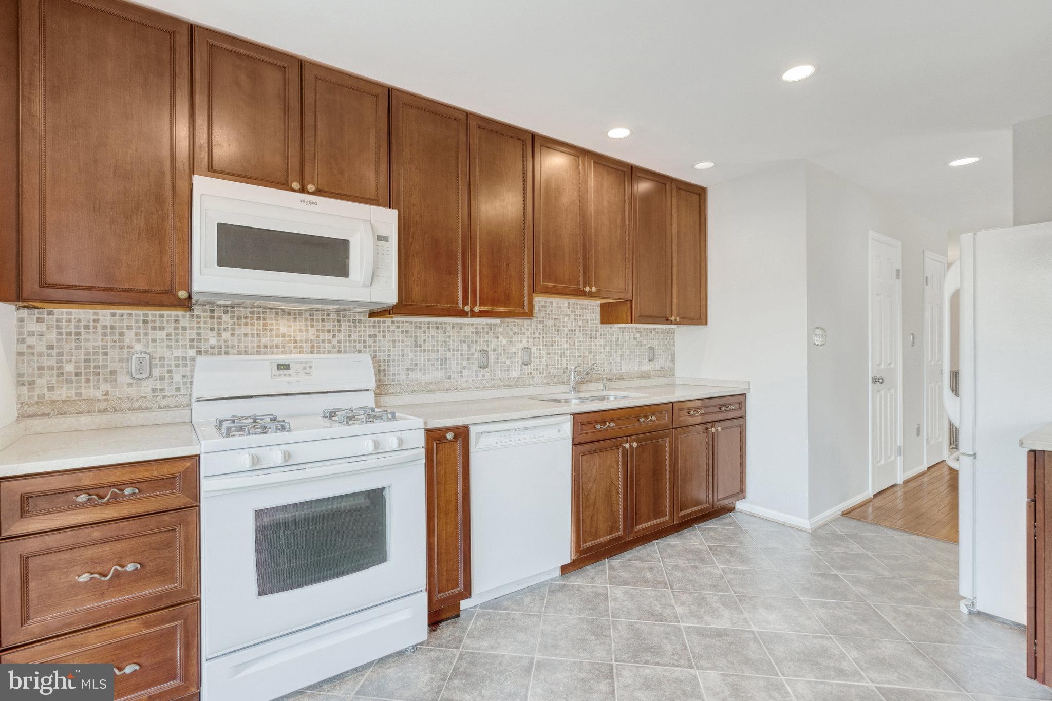 HUNTER VILLAGE - Residential