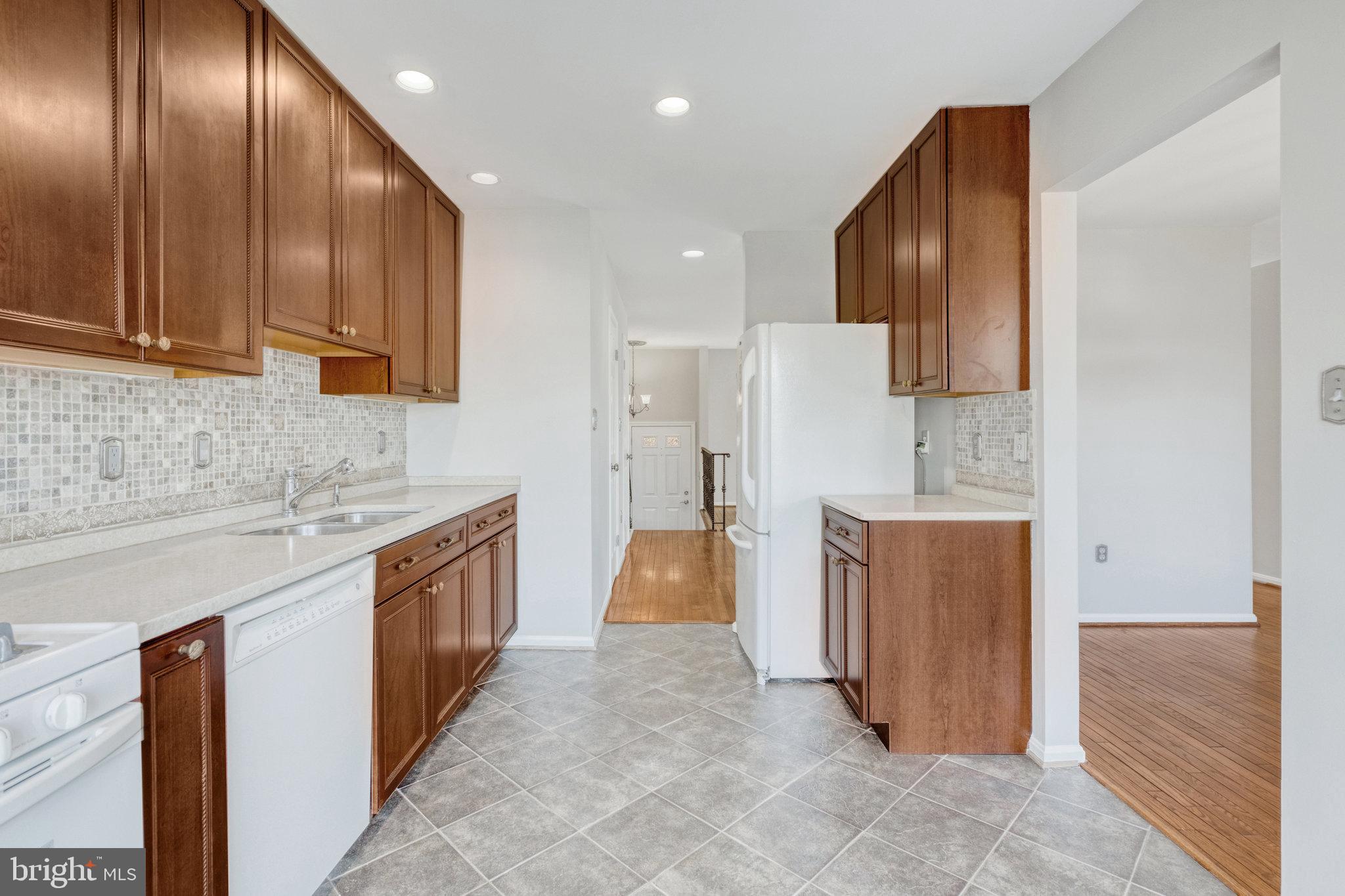 HUNTER VILLAGE - Residential