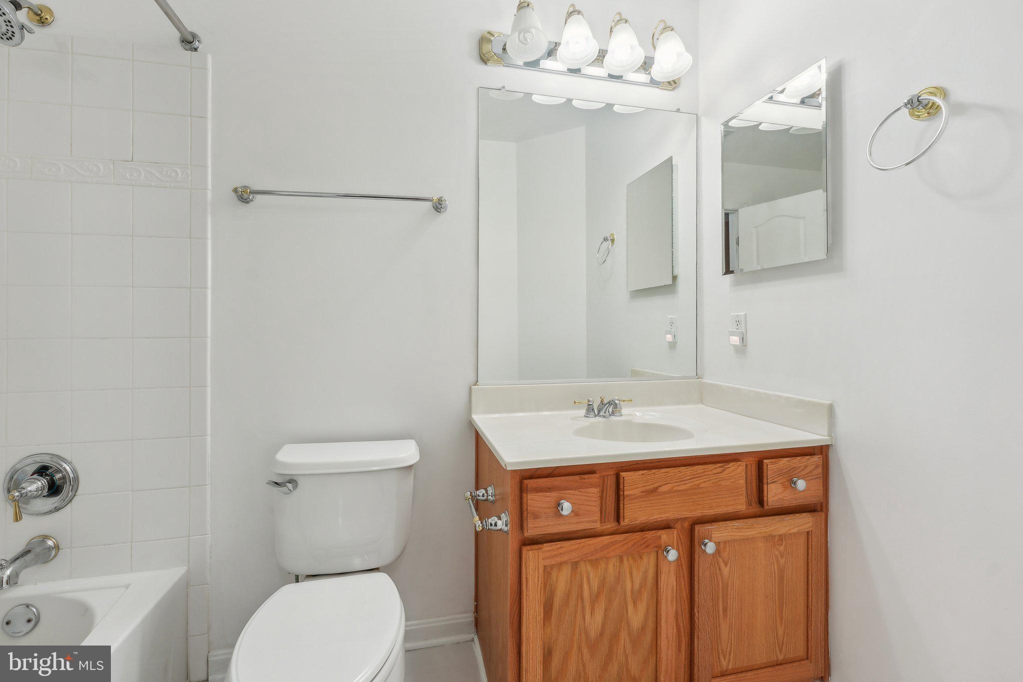 LINWOOD KNOLLS - Residential